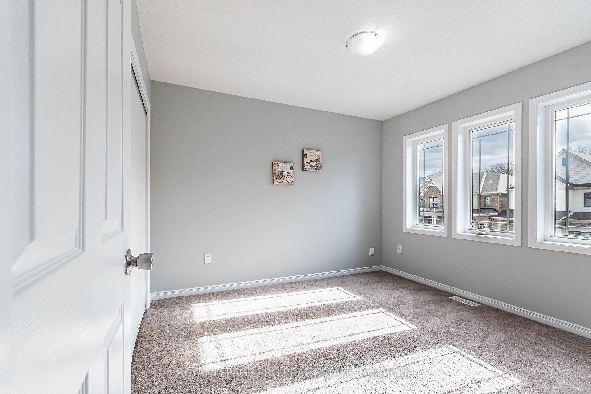 Photo 19 of 7718 Buckeye Crescent, Niagara Falls, Brown — HOMEH