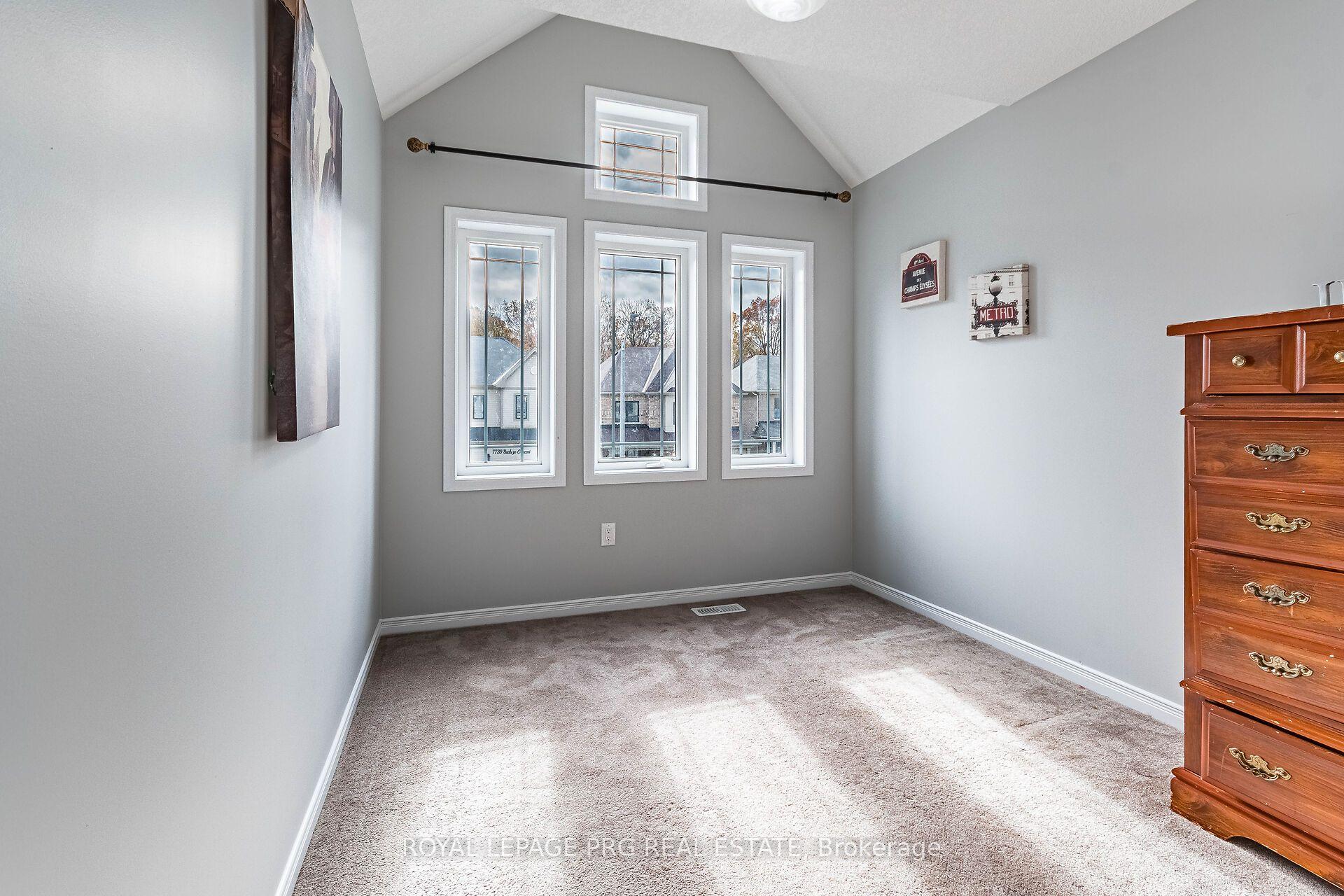 Photo 20 of 7718 Buckeye Crescent, Niagara Falls, Brown — HOMEH