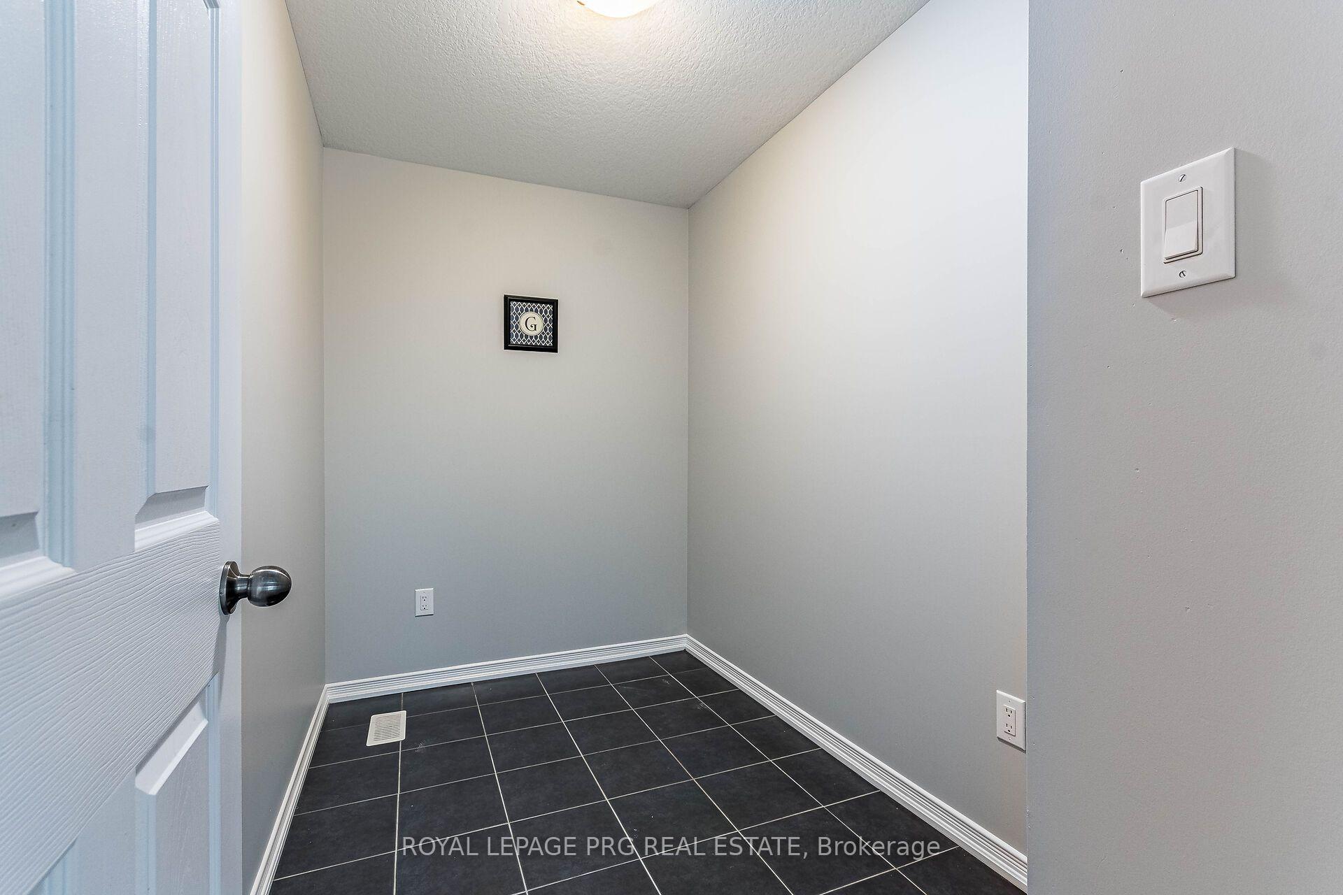 Photo 22 of 7718 Buckeye Crescent, Niagara Falls, Brown — HOMEH