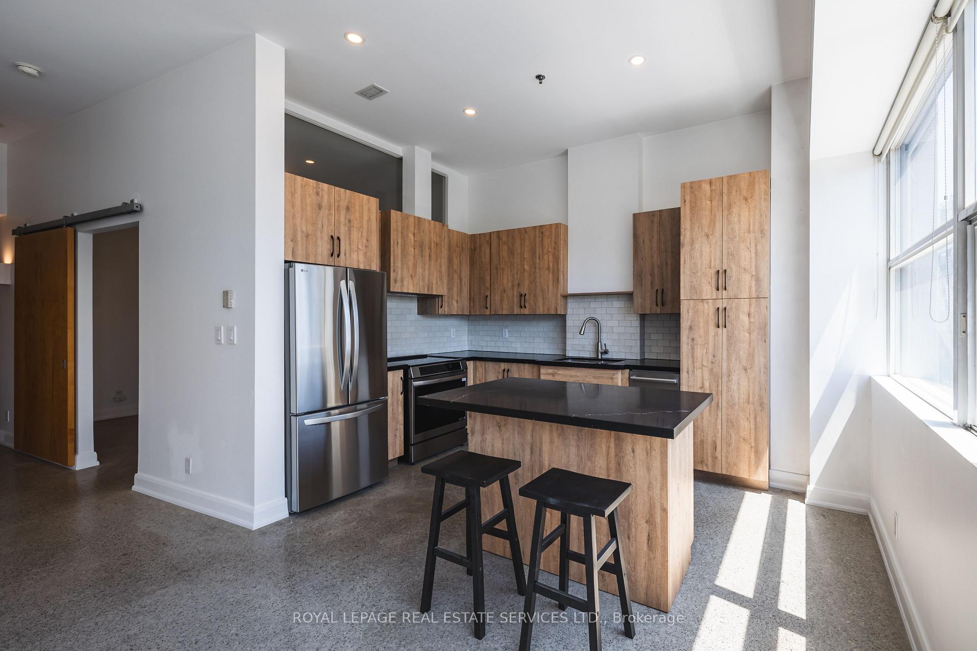Photo 8 of Unit 613, 700 King Street W, Toronto, Niagara — HOMEH