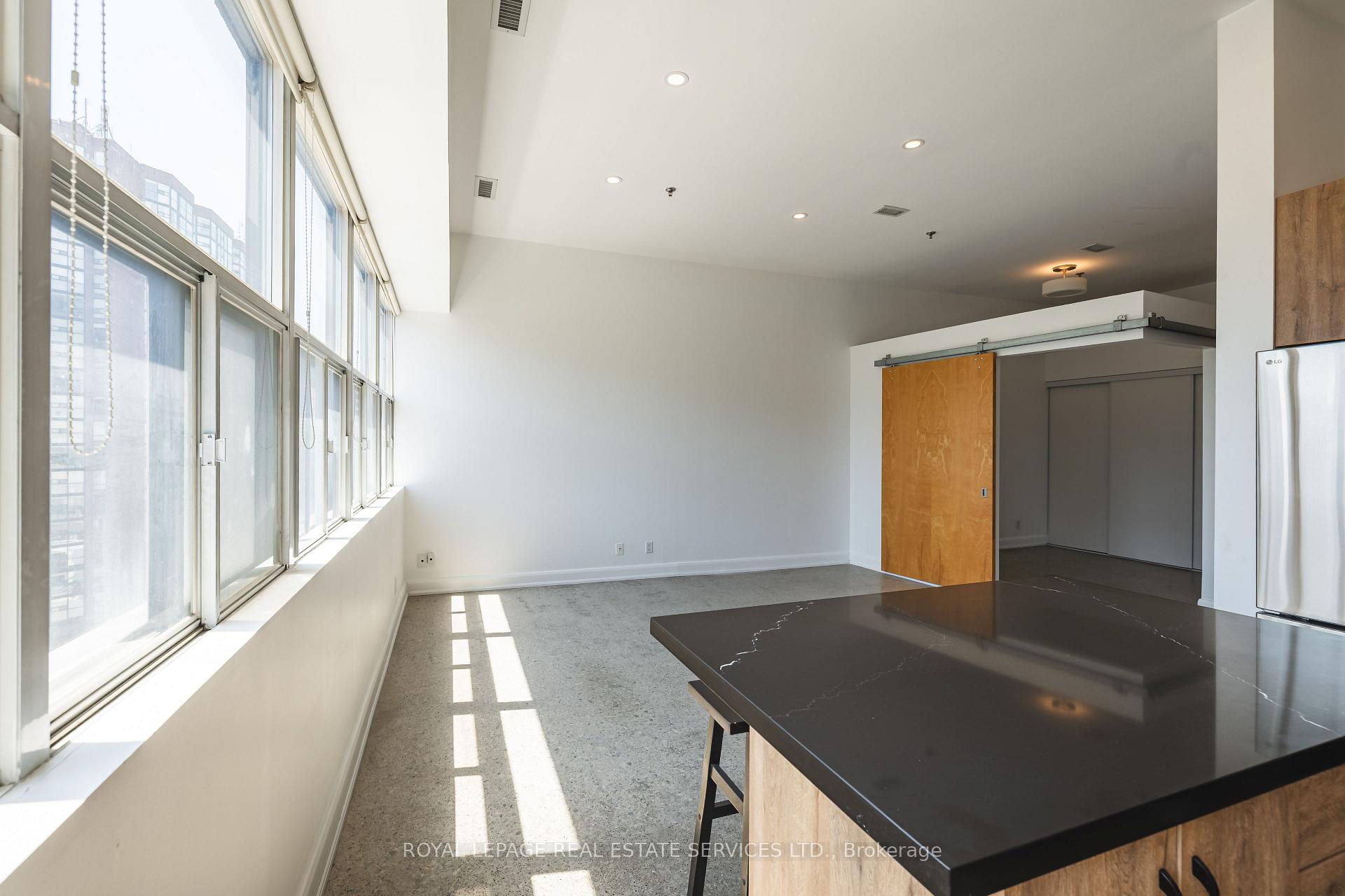 Photo 10 of Unit 613, 700 King Street W, Toronto, Niagara — HOMEH