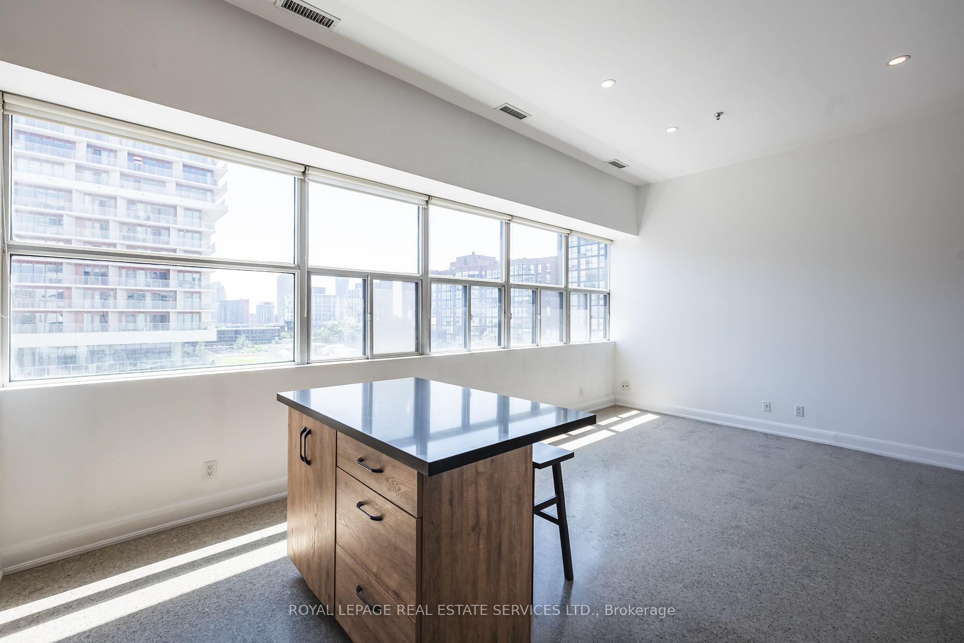 Photo 11 of Unit 613, 700 King Street W, Toronto, Niagara — HOMEH