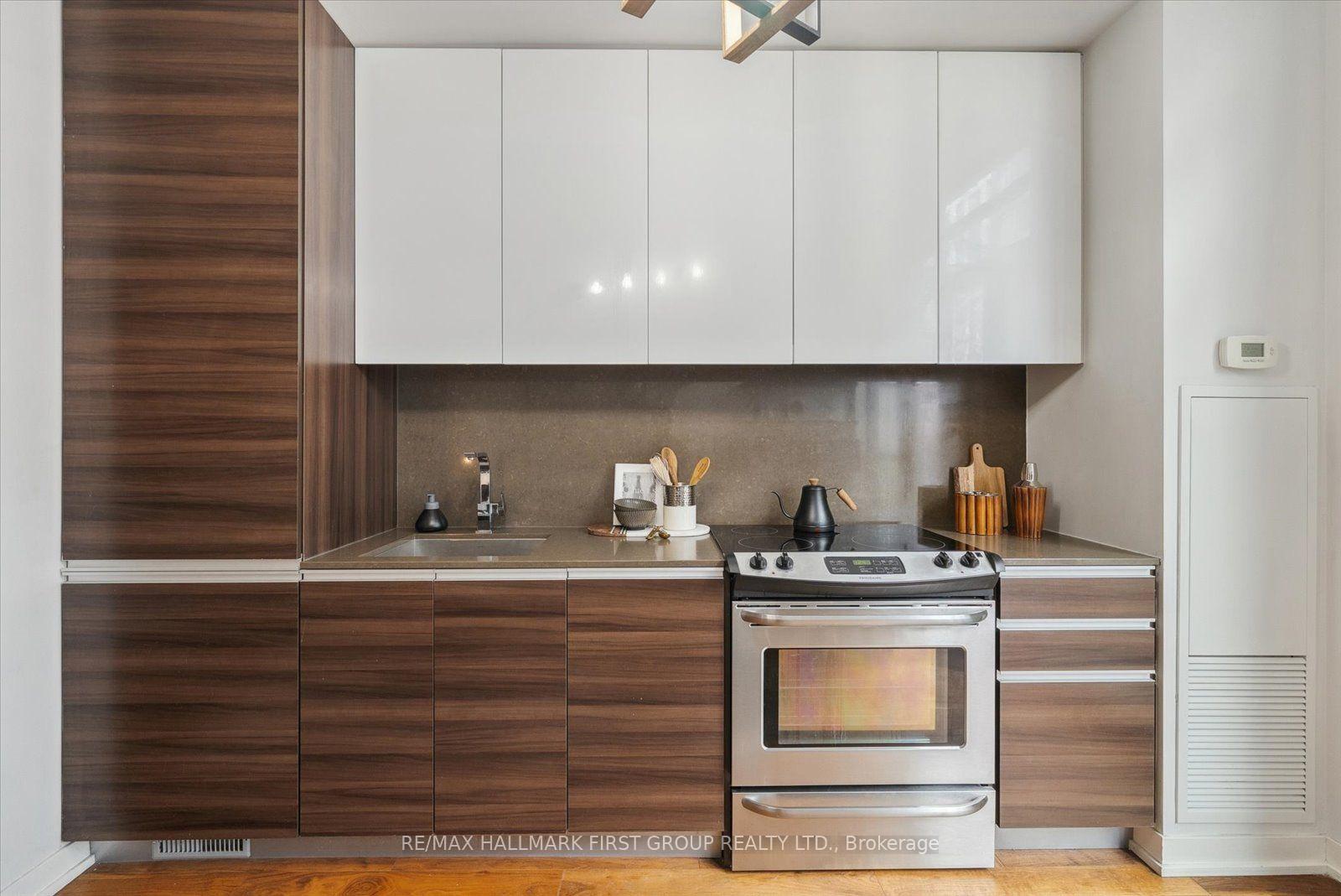 Photo 9 of Unit 602, 8 Gladstone Avenue, Toronto, Little Portugal — HOMEH