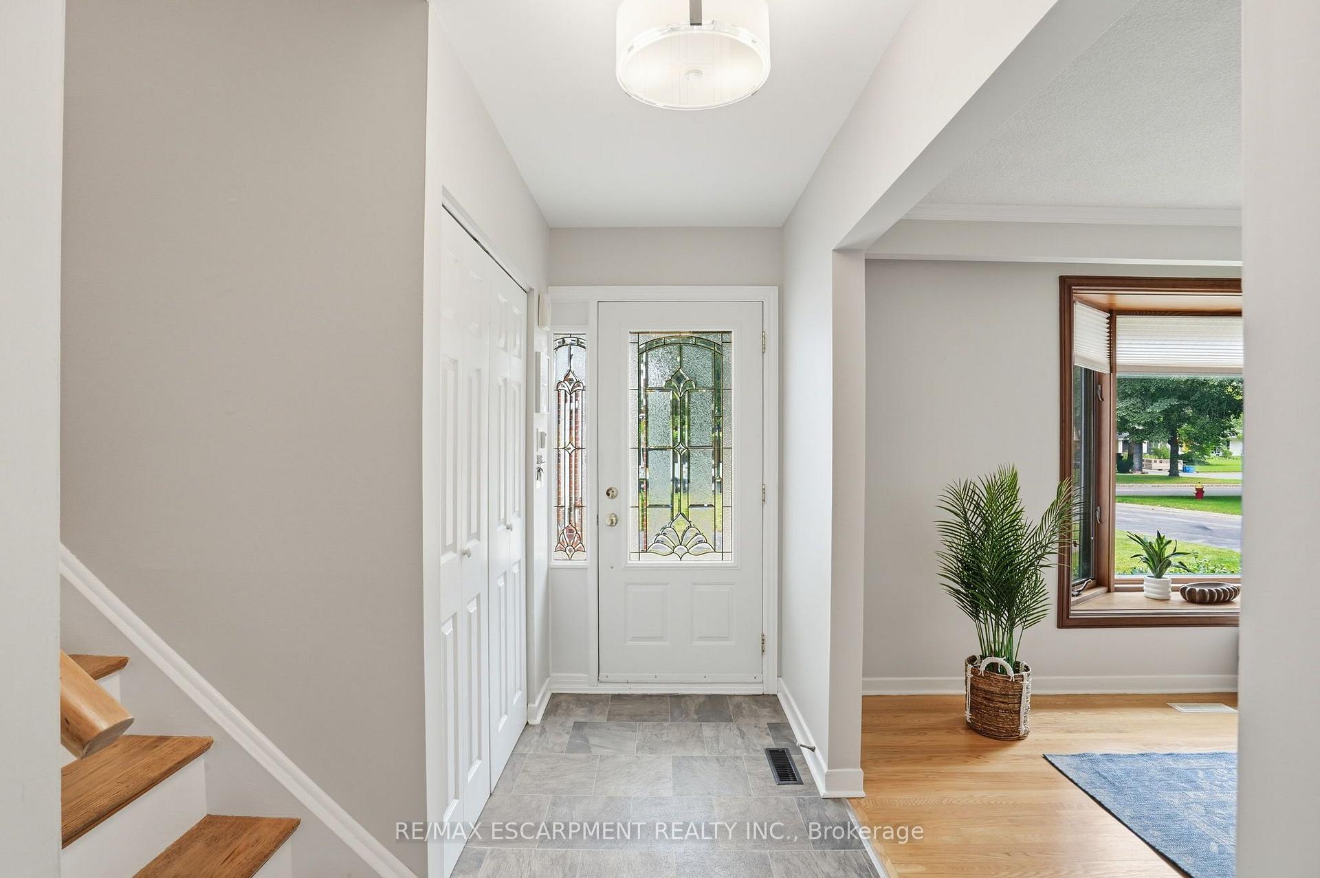 Photo 4 of 504 Kenmarr Crescent, Burlington, Appleby — HOMEH