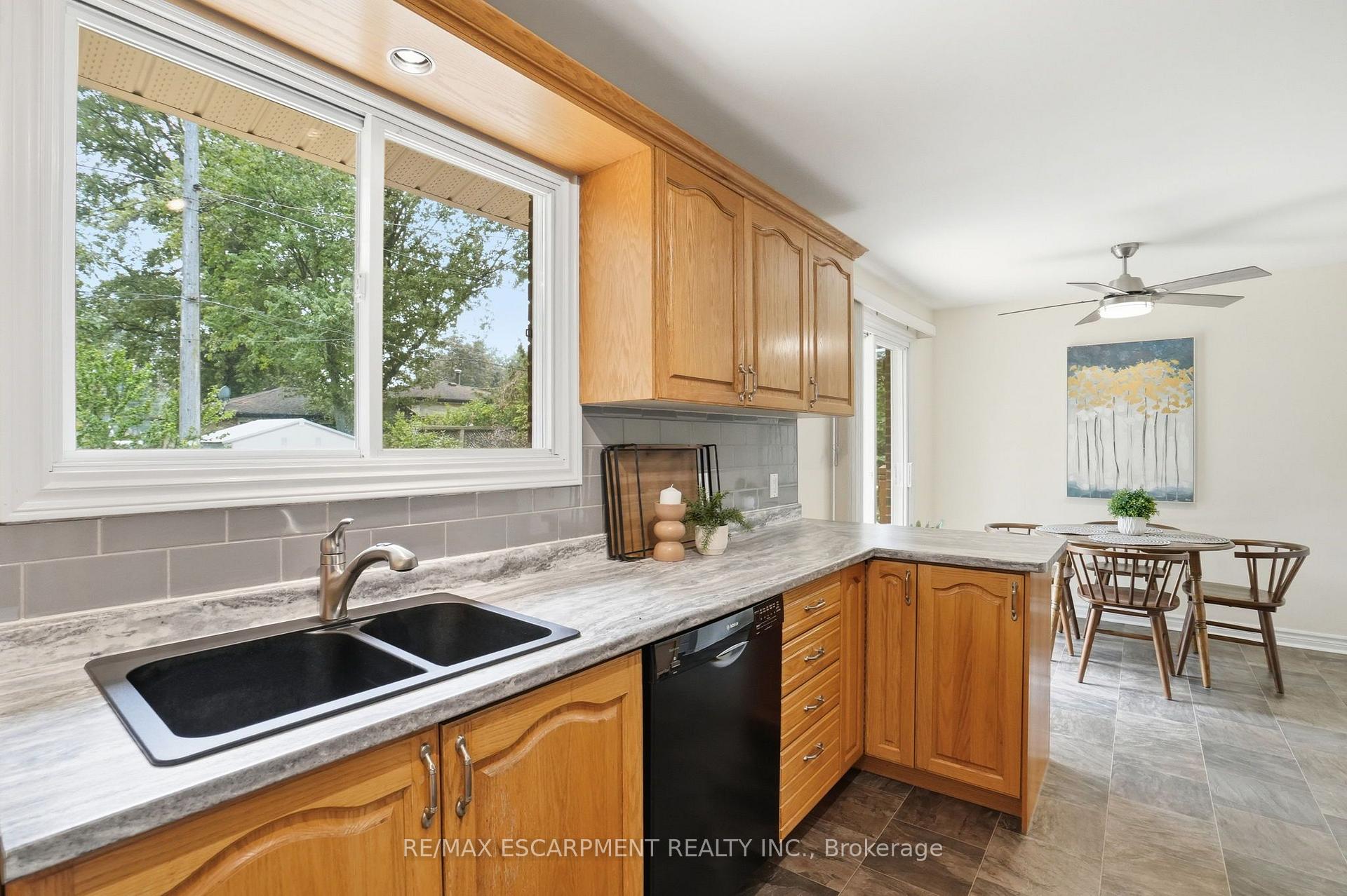 Photo 12 of 504 Kenmarr Crescent, Burlington, Appleby — HOMEH
