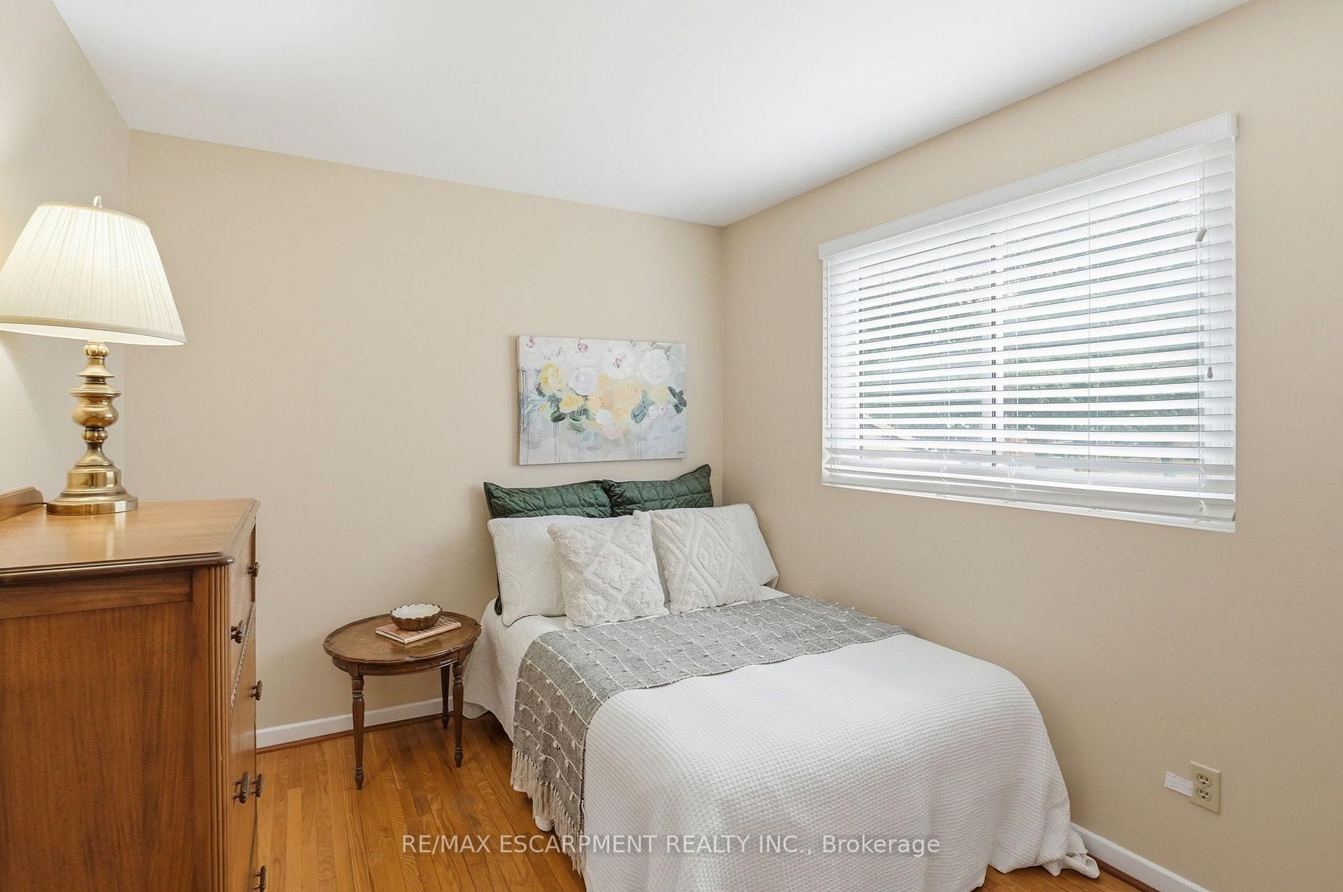 Photo 25 of 504 Kenmarr Crescent, Burlington, Appleby — HOMEH