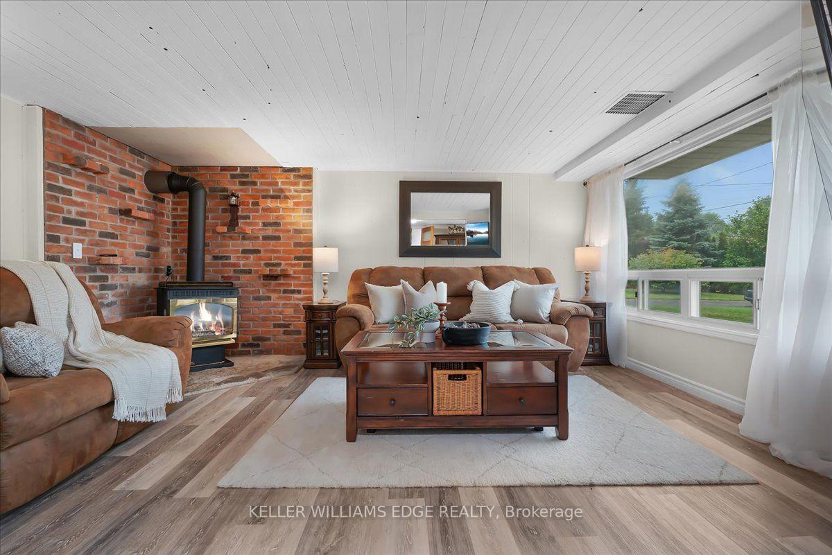 Photo 14 of 421 Rock Chapel Road, Hamilton, Rural Flamborough — HOMEH