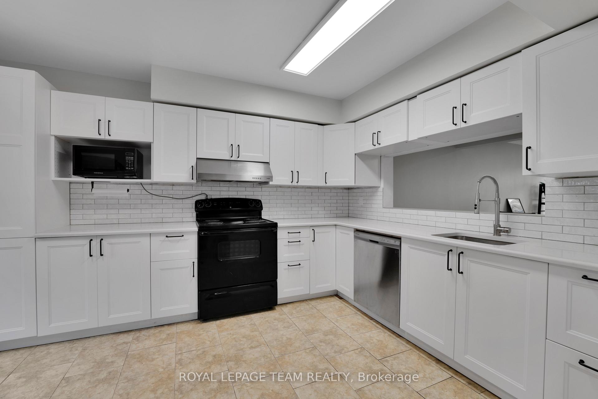 Photo 5 of 282 Dalehurst Drive, Ottawa, Tanglewood — HOMEH