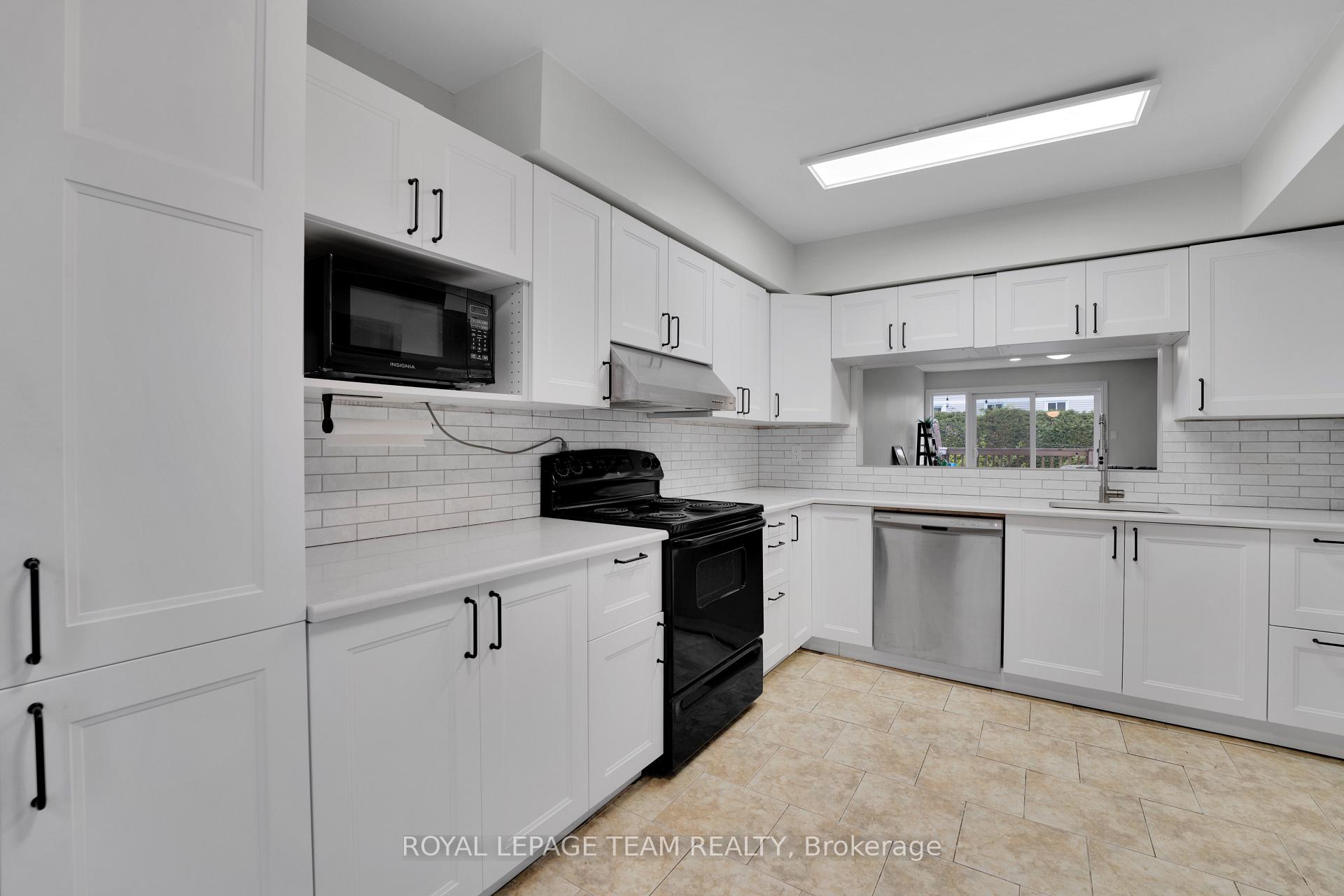 Photo 8 of 282 Dalehurst Drive, Ottawa, Tanglewood — HOMEH