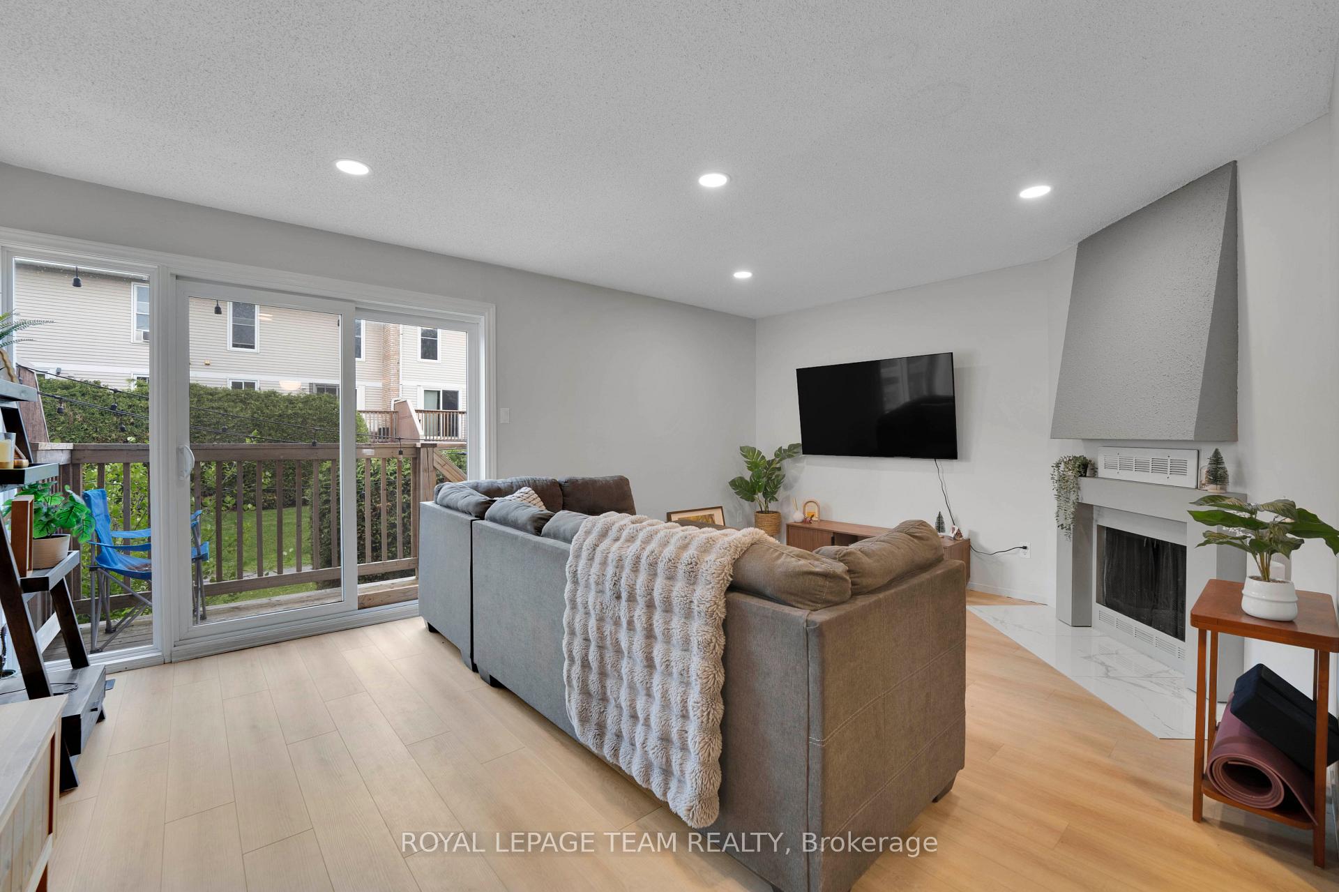 Photo 12 of 282 Dalehurst Drive, Ottawa, Tanglewood — HOMEH