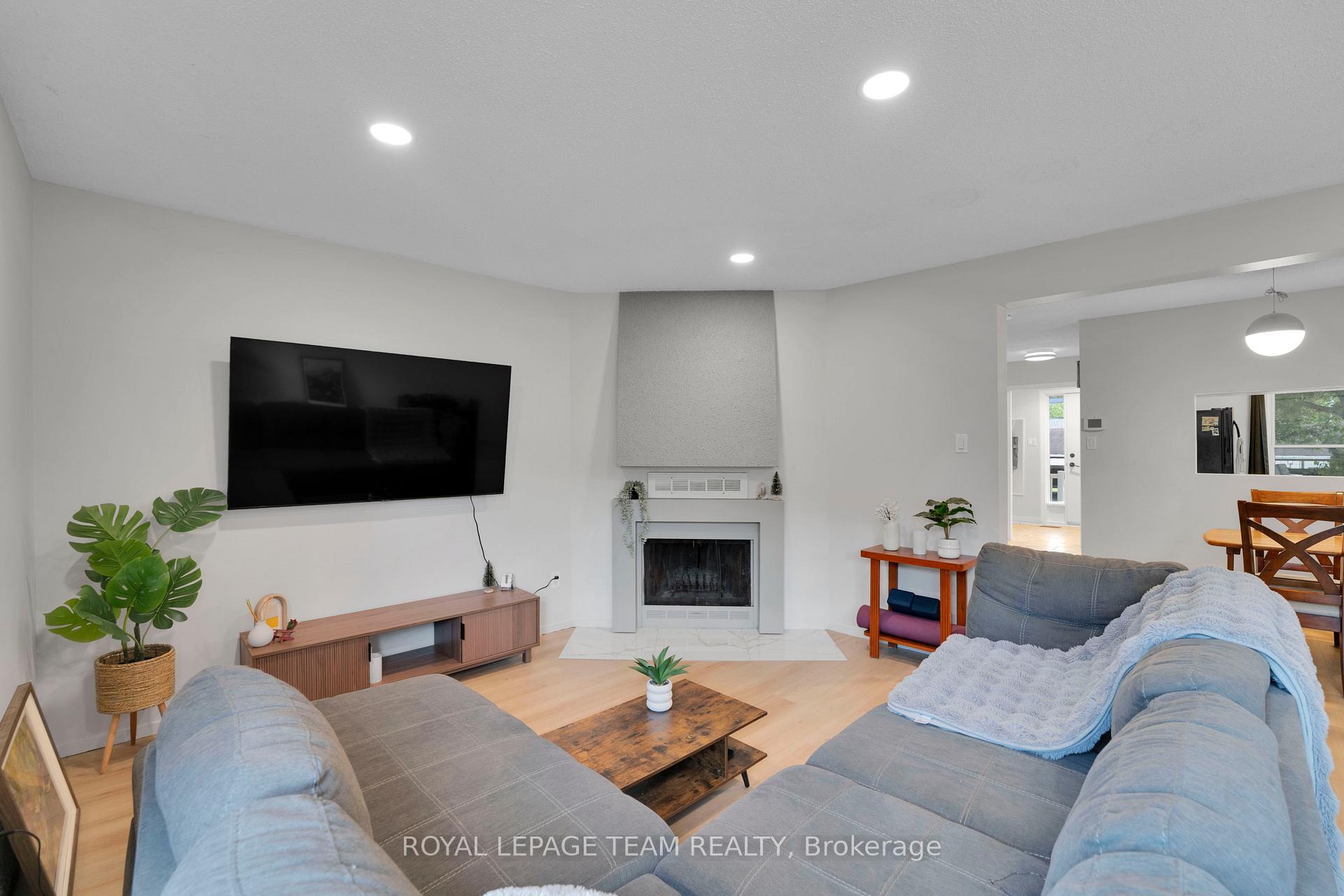 Photo 14 of 282 Dalehurst Drive, Ottawa, Tanglewood — HOMEH