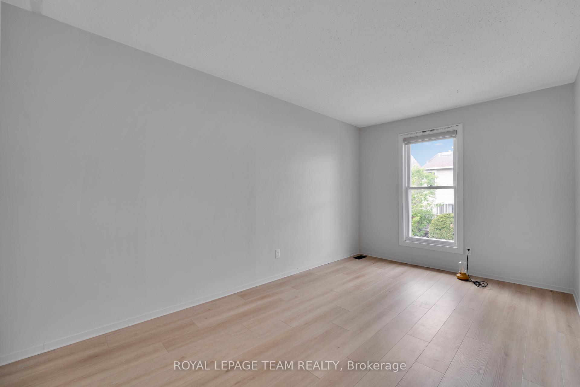 Photo 23 of 282 Dalehurst Drive, Ottawa, Tanglewood — HOMEH