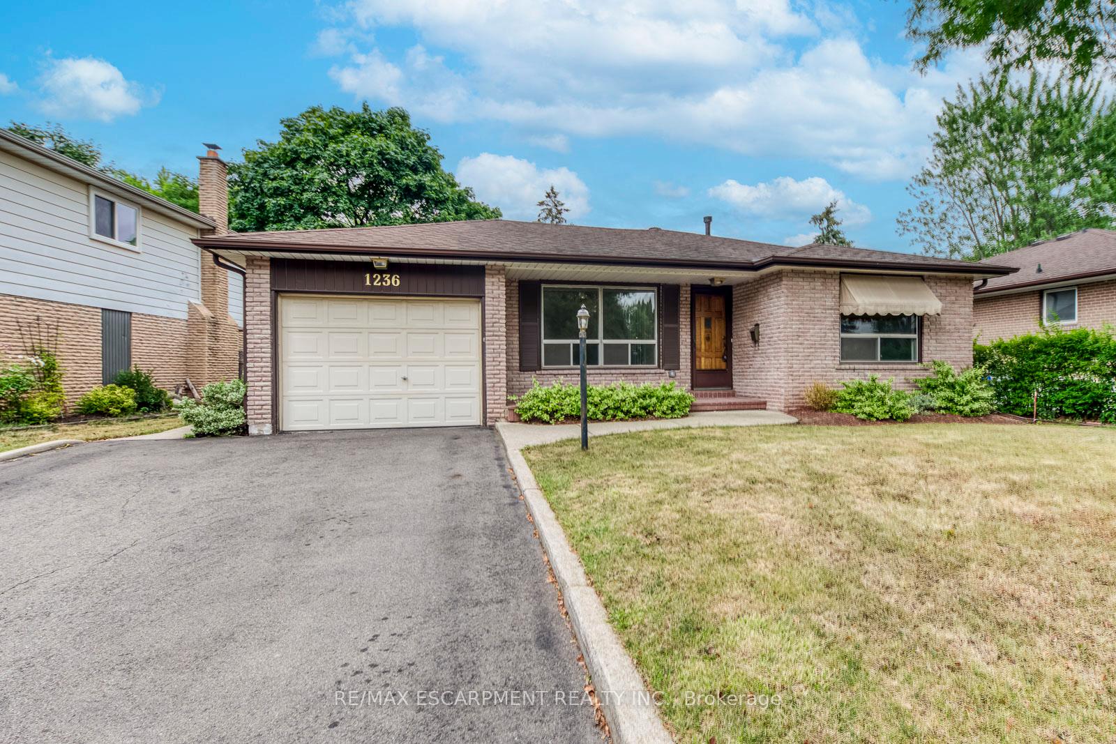 Photo 2 of 1236 Grange Road, Oakville, Falgarwood — HOMEH