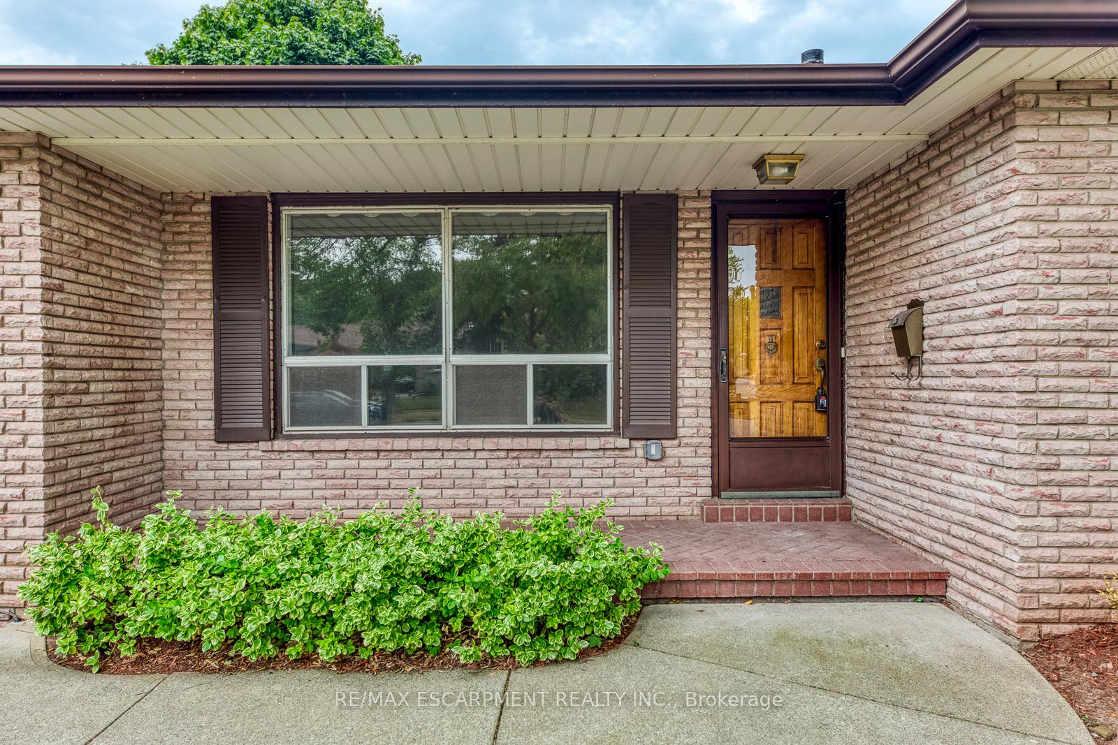 Photo 3 of 1236 Grange Road, Oakville, Falgarwood — HOMEH