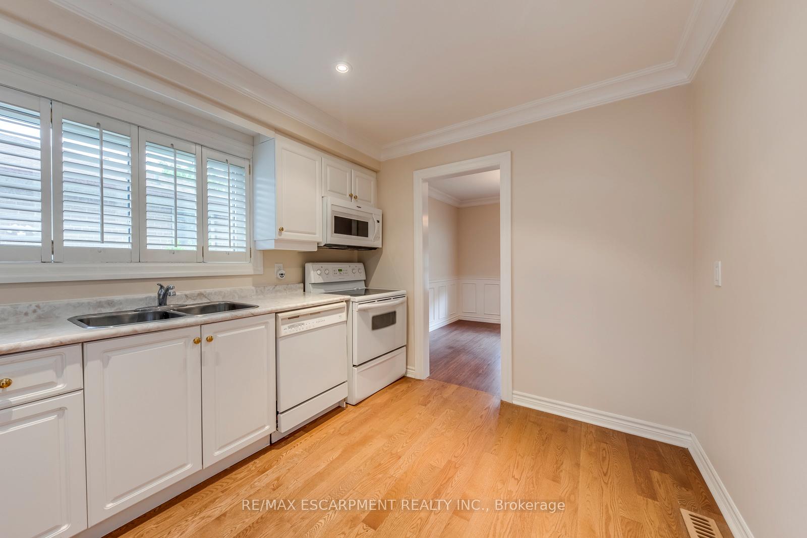 Photo 16 of 1236 Grange Road, Oakville, Falgarwood — HOMEH