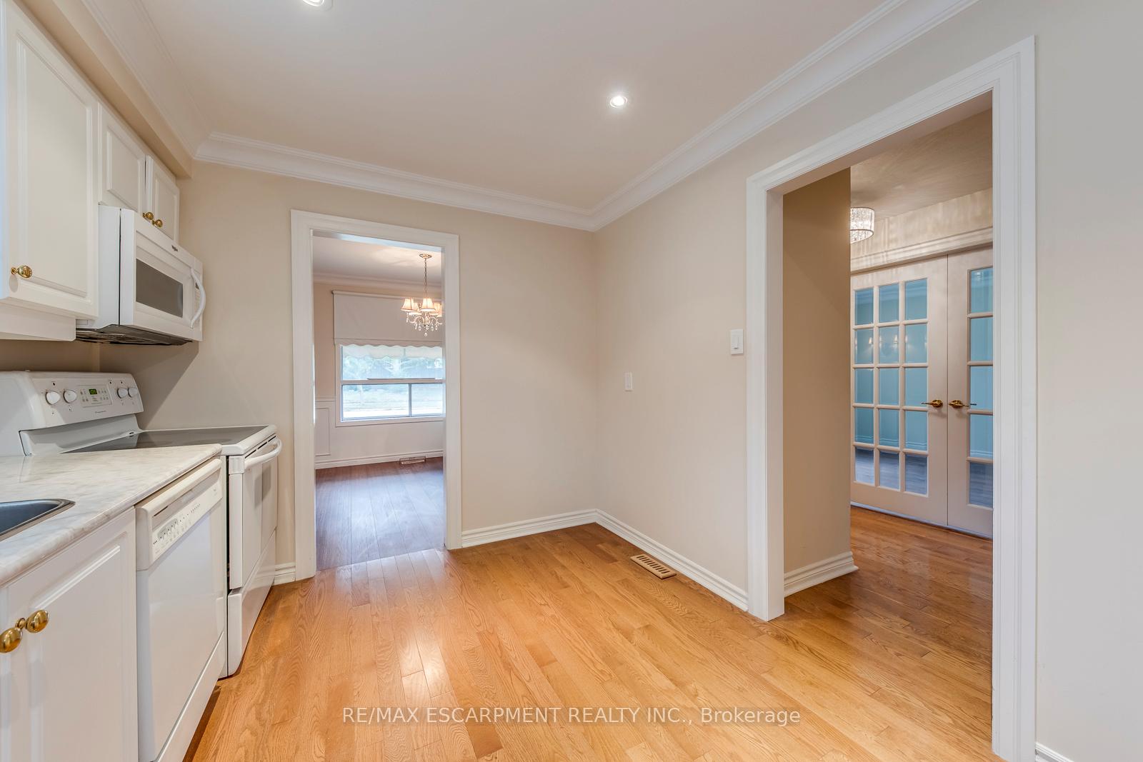 Photo 17 of 1236 Grange Road, Oakville, Falgarwood — HOMEH