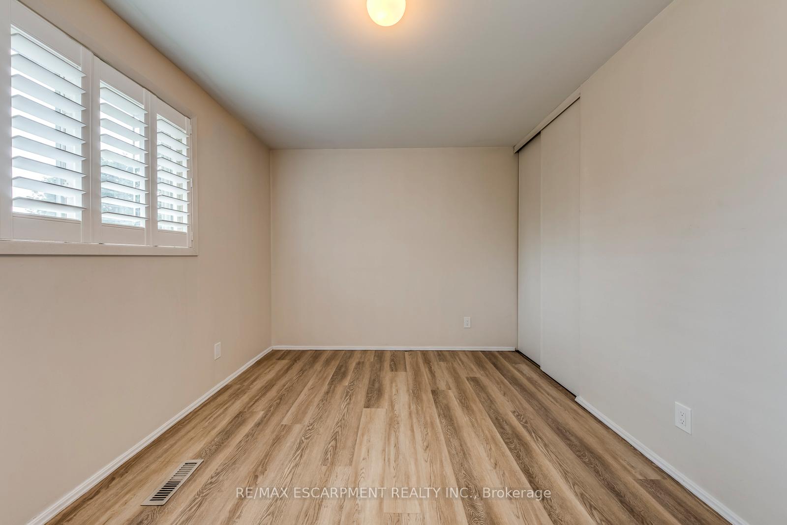 Photo 25 of 1236 Grange Road, Oakville, Falgarwood — HOMEH