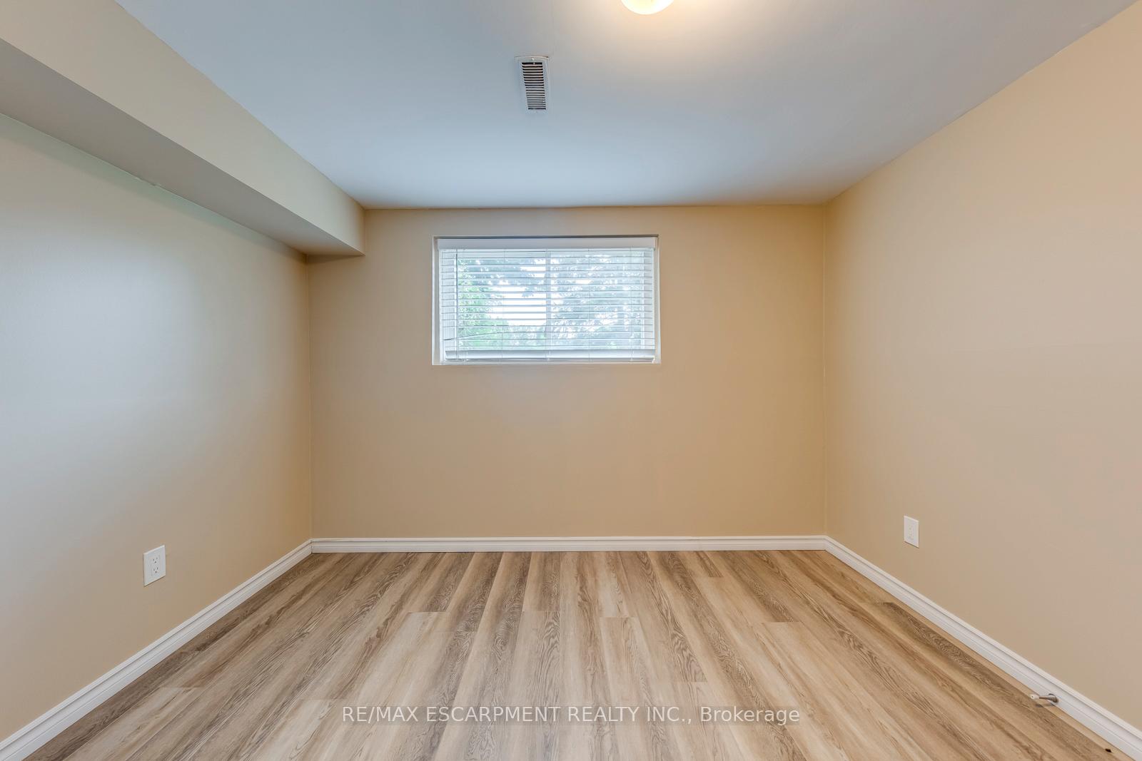 Photo 32 of 1236 Grange Road, Oakville, Falgarwood — HOMEH