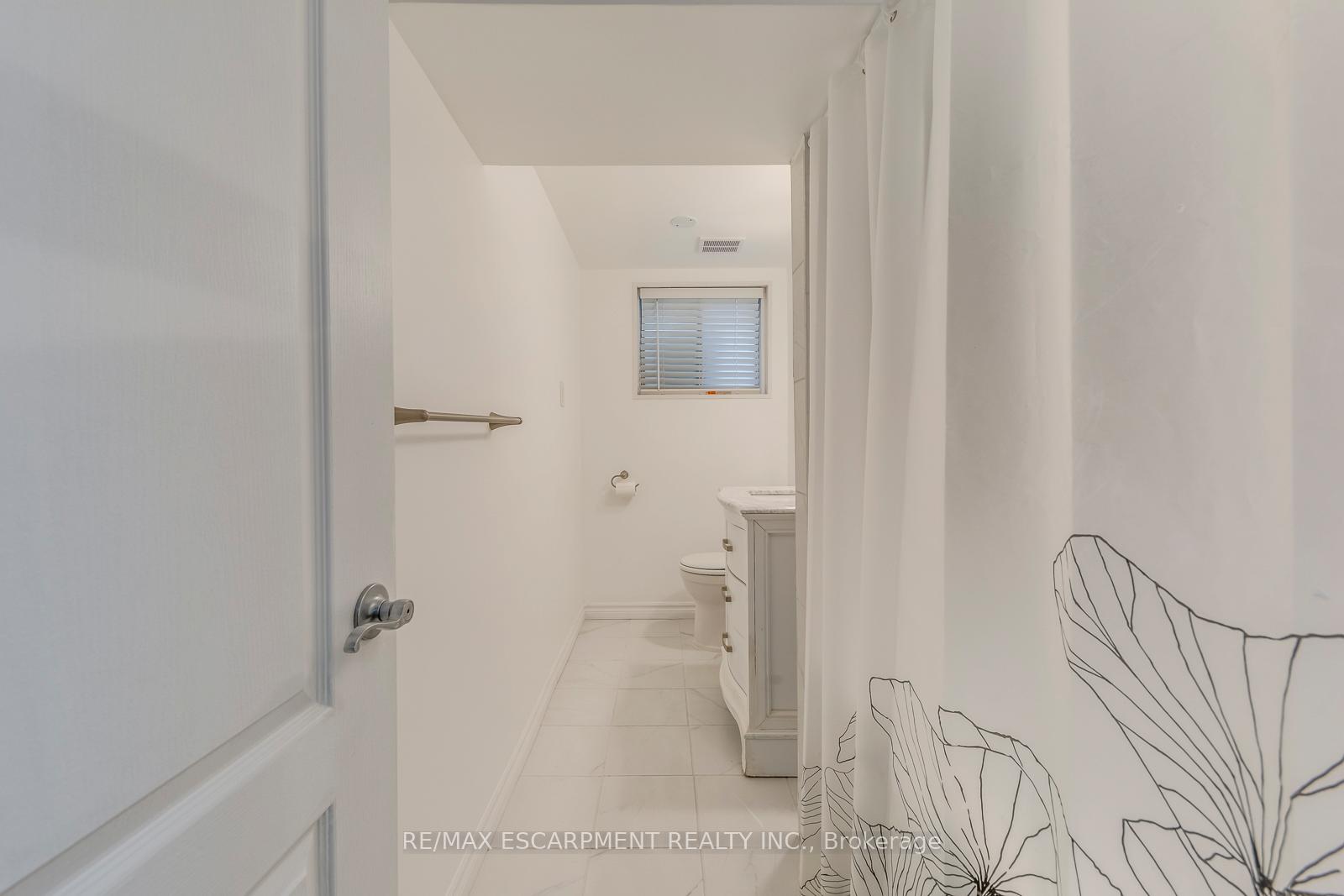 Photo 33 of 1236 Grange Road, Oakville, Falgarwood — HOMEH