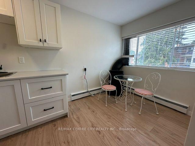 Photo 4 of Unit 208, 1172 Hamilton Road, London, East O — HOMEH