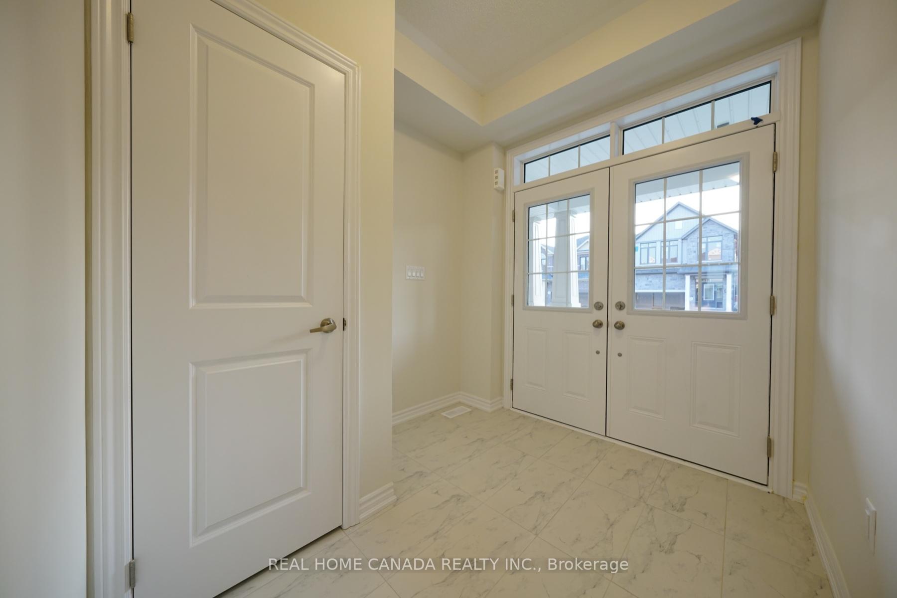 Photo 3 of 24 Durham Avenue, Barrie, Rural Barrie Southeast — HOMEH