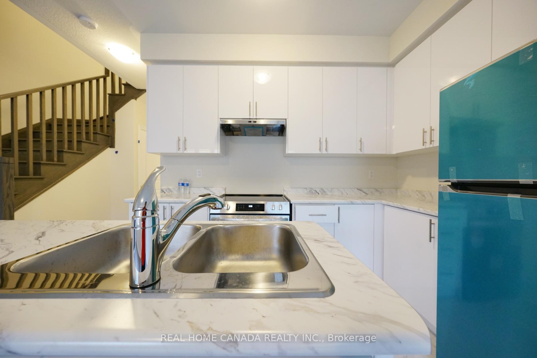 Photo 10 of 24 Durham Avenue, Barrie, Rural Barrie Southeast — HOMEH