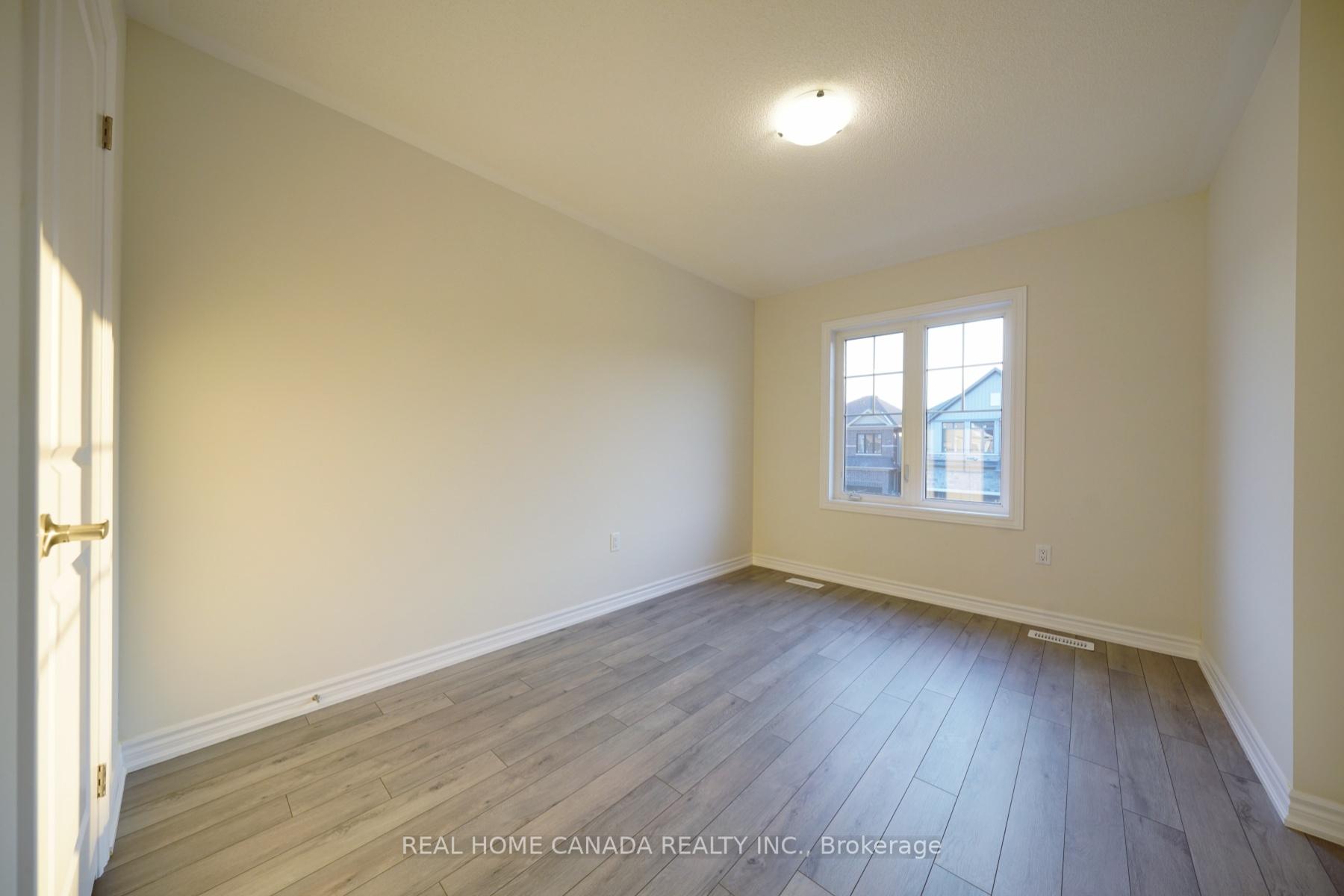 Photo 14 of 24 Durham Avenue, Barrie, Rural Barrie Southeast — HOMEH