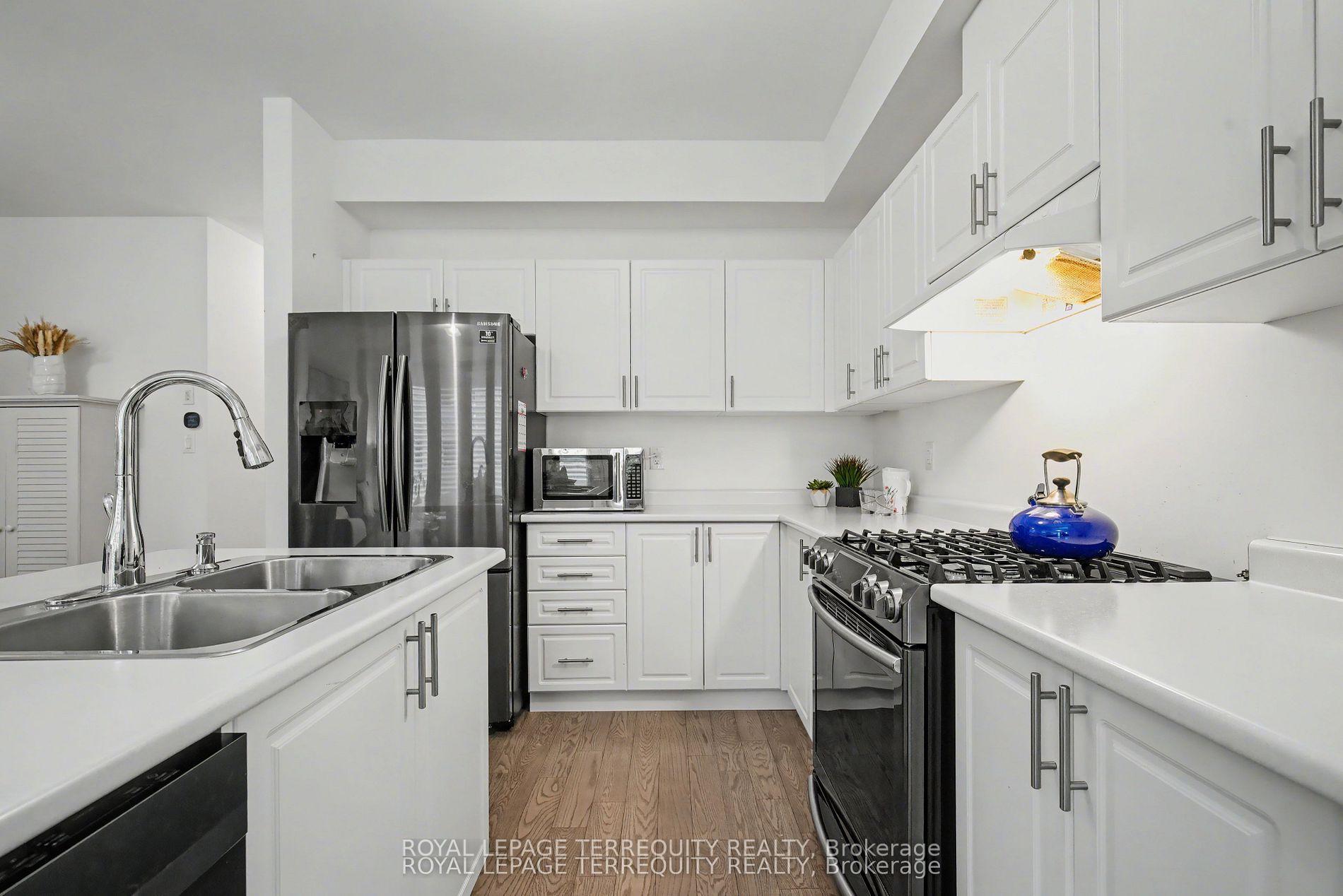 Photo 5 of 39 Crows Nest Lane, Clarington, Bowmanville — HOMEH