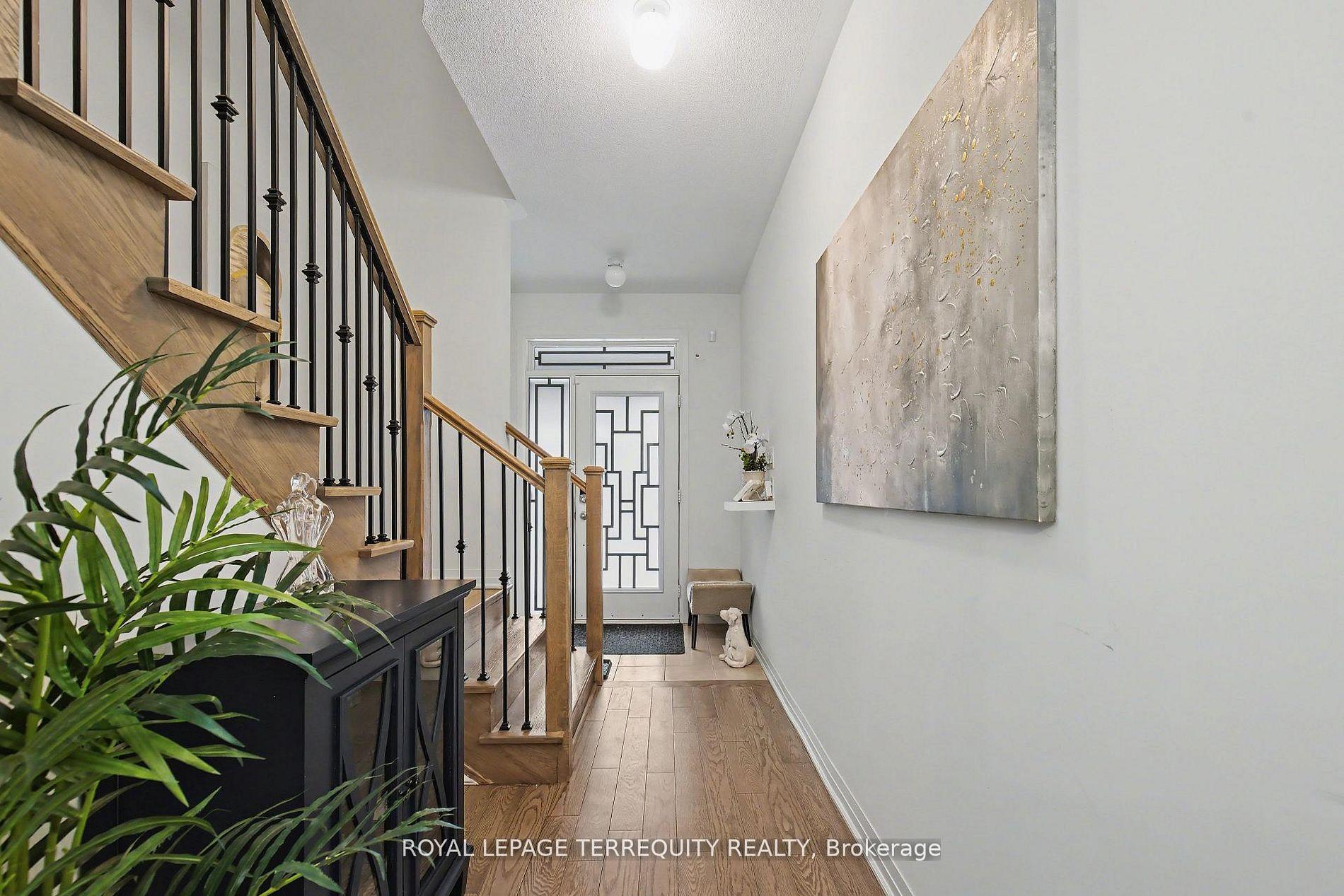 Photo 8 of 39 Crows Nest Lane, Clarington, Bowmanville — HOMEH