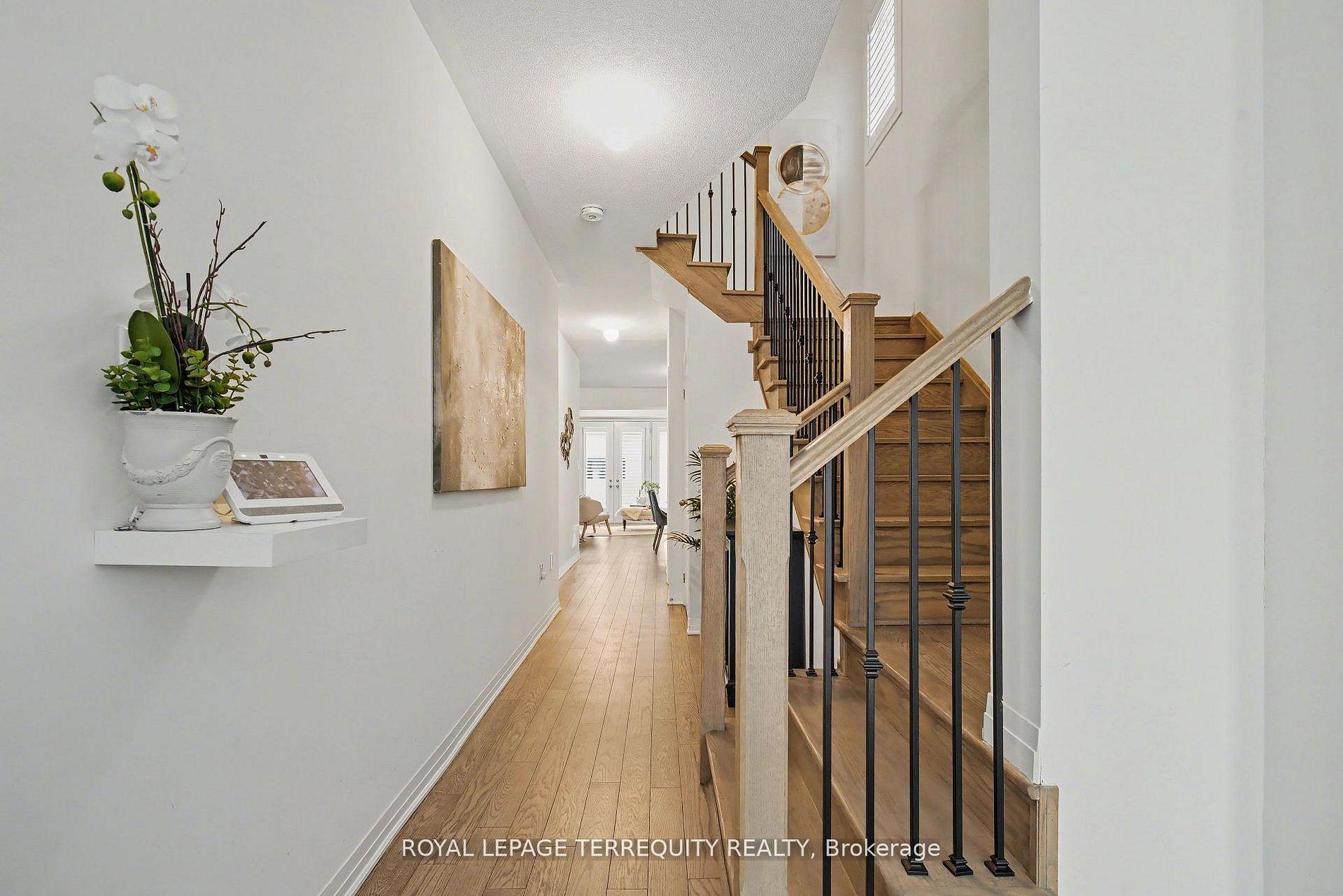 Photo 9 of 39 Crows Nest Lane, Clarington, Bowmanville — HOMEH