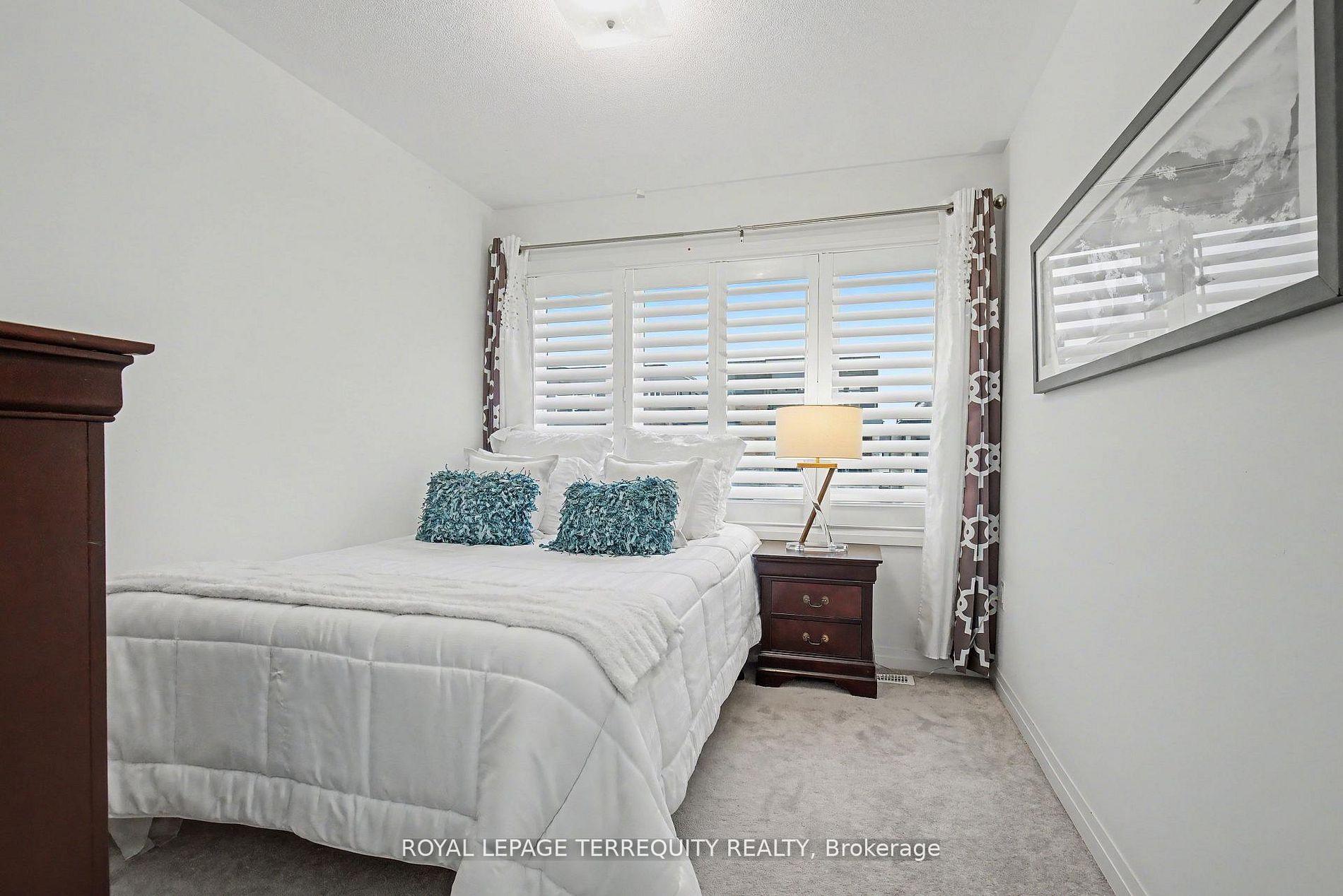 Photo 20 of 39 Crows Nest Lane, Clarington, Bowmanville — HOMEH