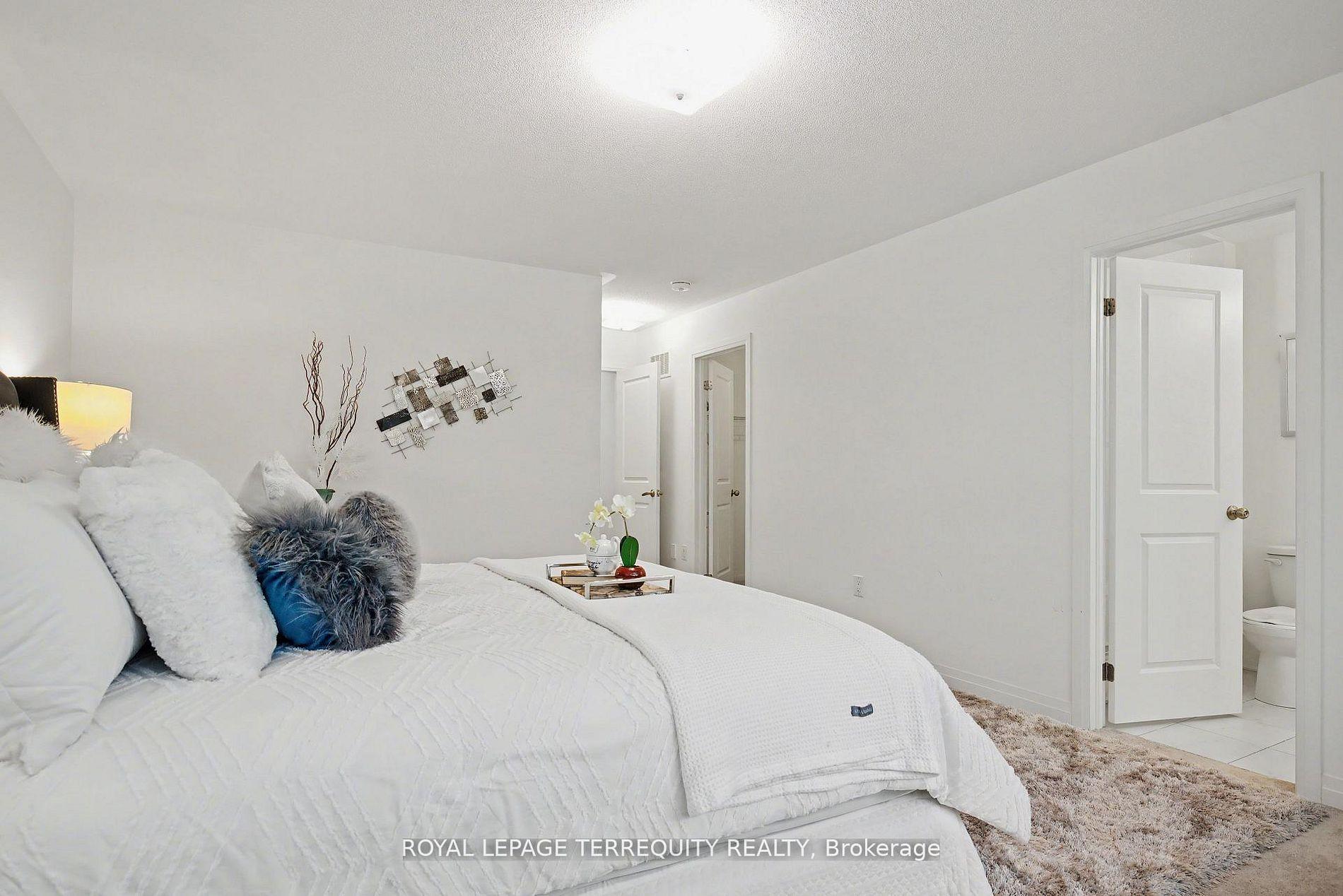 Photo 25 of 39 Crows Nest Lane, Clarington, Bowmanville — HOMEH