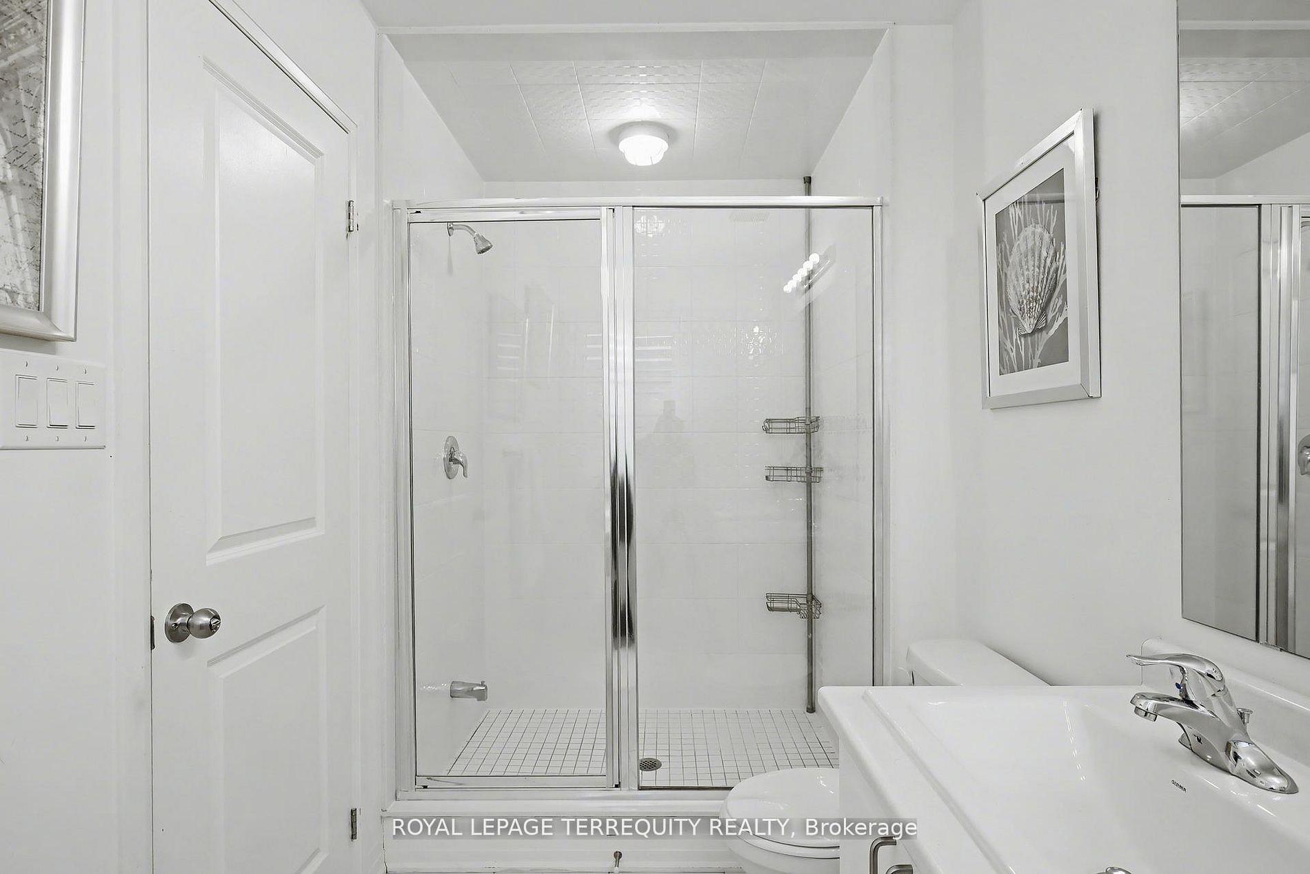 Photo 27 of 39 Crows Nest Lane, Clarington, Bowmanville — HOMEH