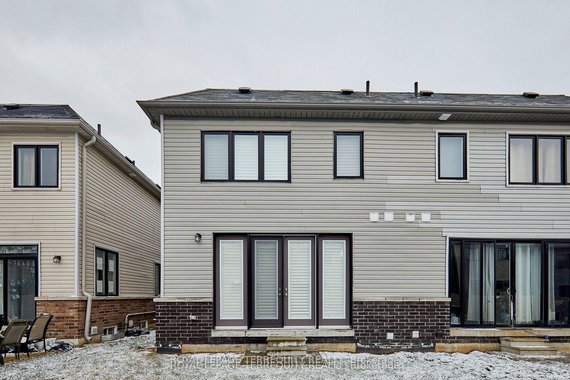 Photo 30 of 39 Crows Nest Lane, Clarington, Bowmanville — HOMEH