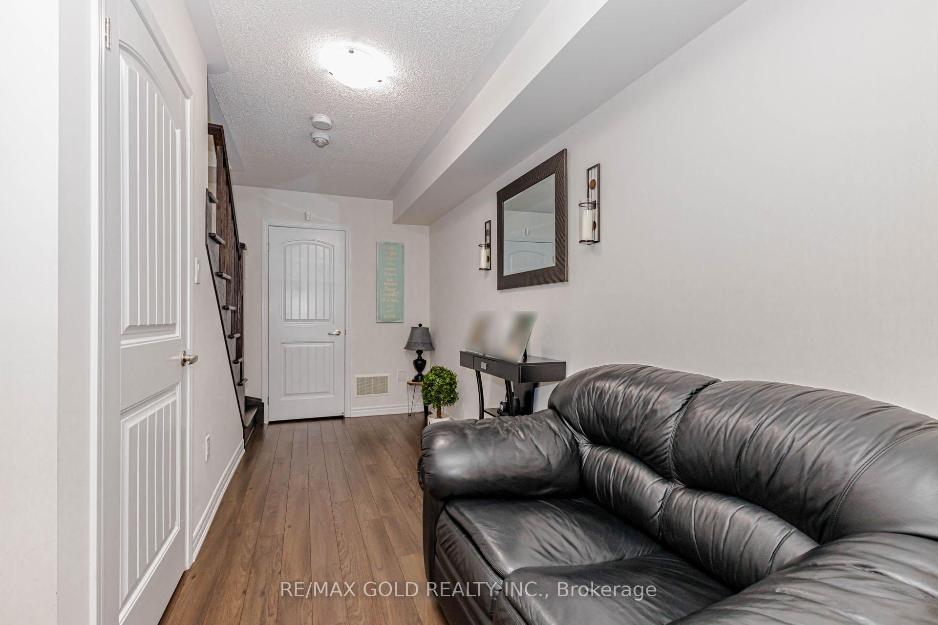 Photo 9 of 283 Casson Point, Milton, Ford — HOMEH