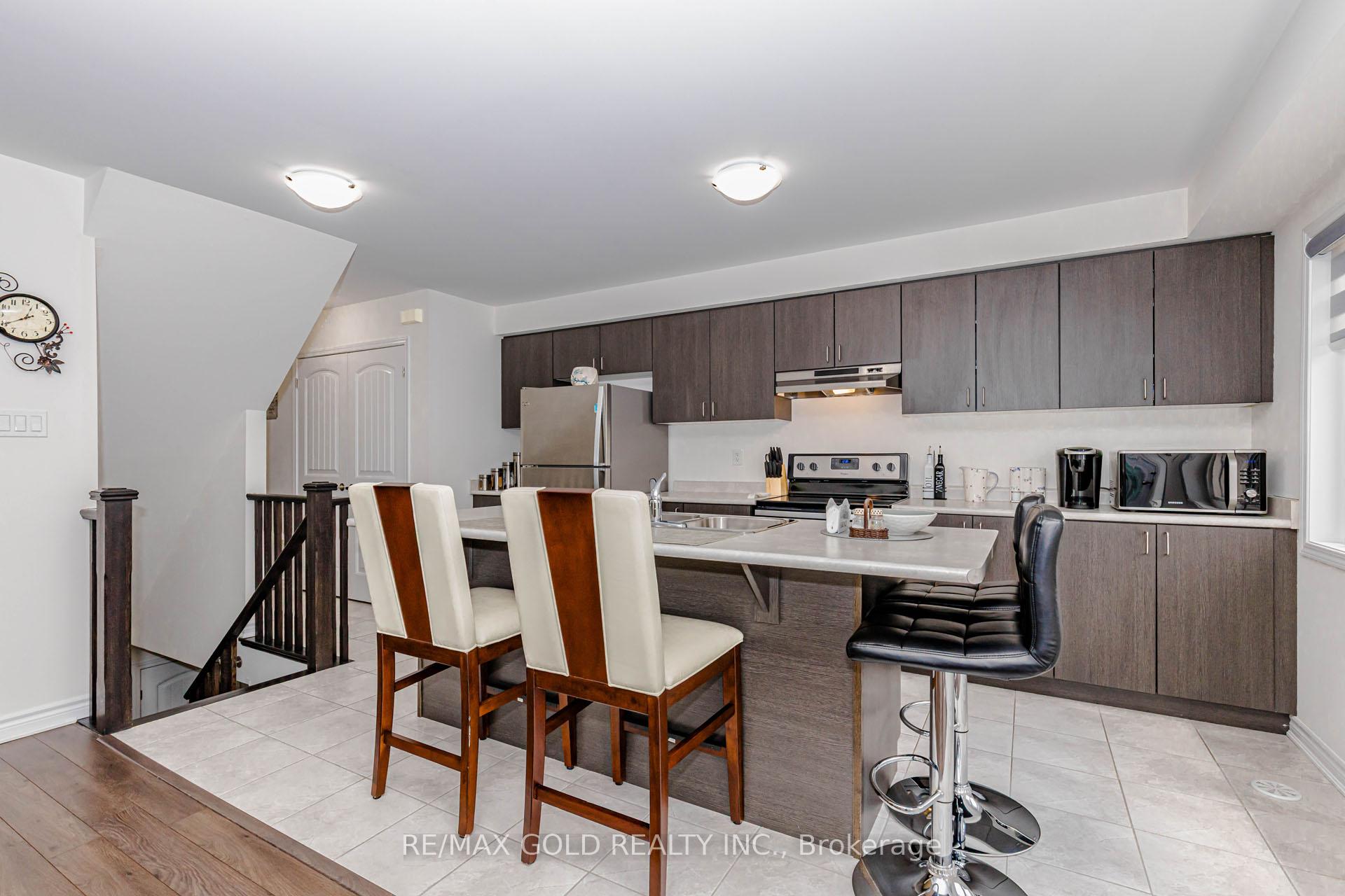 Photo 12 of 283 Casson Point, Milton, Ford — HOMEH