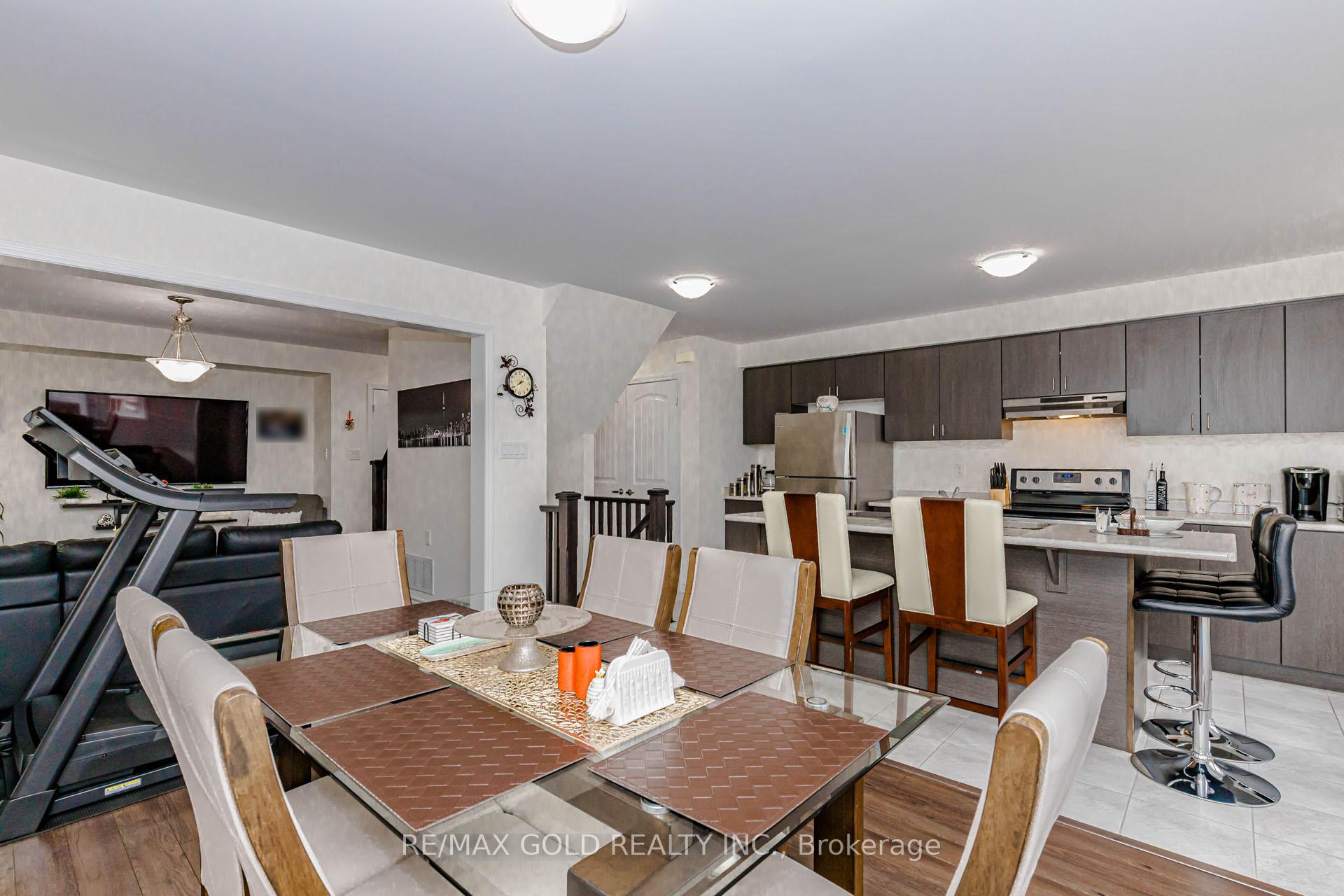 Photo 20 of 283 Casson Point, Milton, Ford — HOMEH