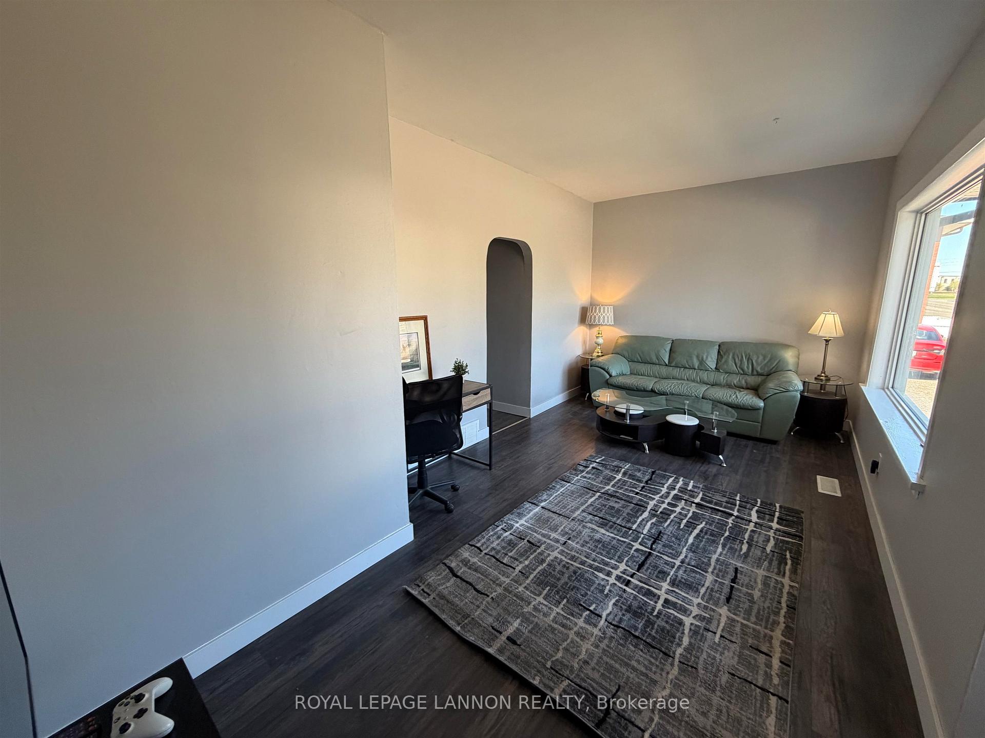 Photo 2 of 1113 Walsh Street, Thunder Bay, Hyde Park — HOMEH