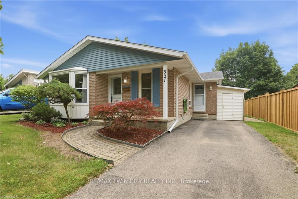 Photo 2 of 327 Grangewood Drive, Waterloo, Huron Park — HOMEH