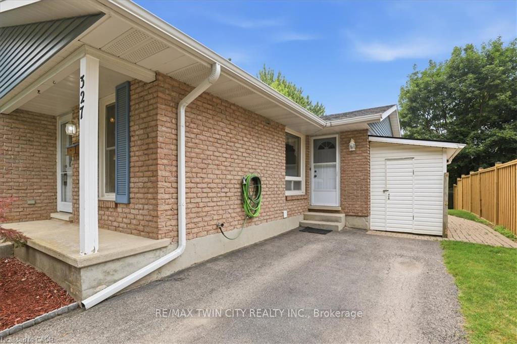 Photo 3 of 327 Grangewood Drive, Waterloo, Huron Park — HOMEH