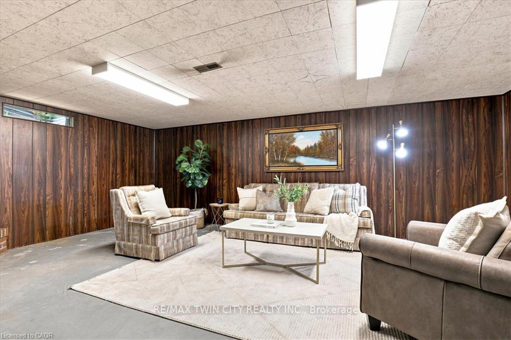 Photo 24 of 327 Grangewood Drive, Waterloo, Huron Park — HOMEH