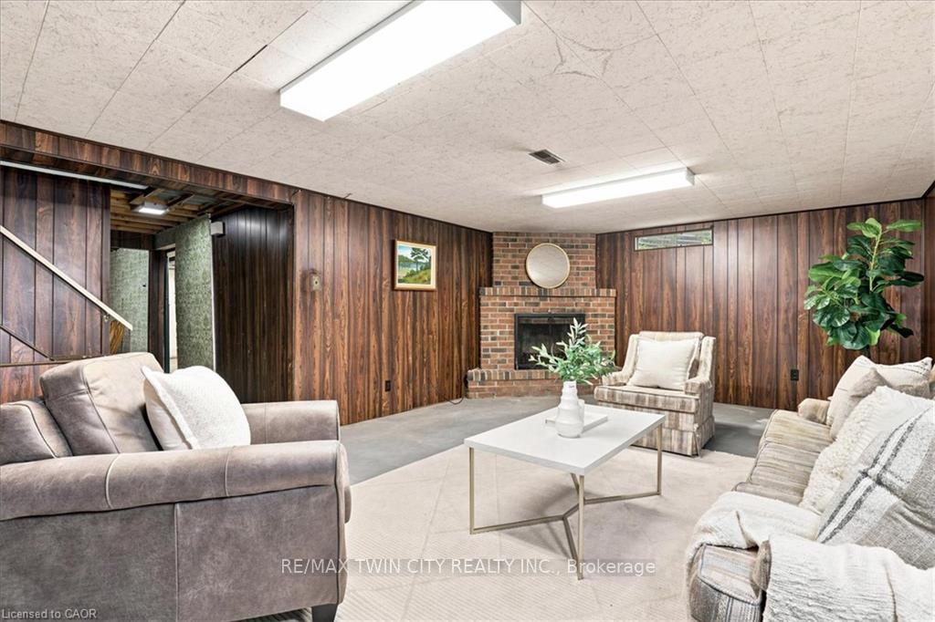 Photo 26 of 327 Grangewood Drive, Waterloo, Huron Park — HOMEH