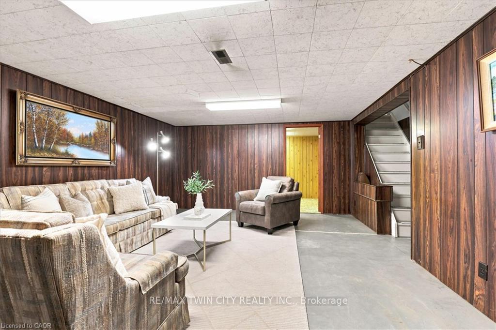 Photo 28 of 327 Grangewood Drive, Waterloo, Huron Park — HOMEH