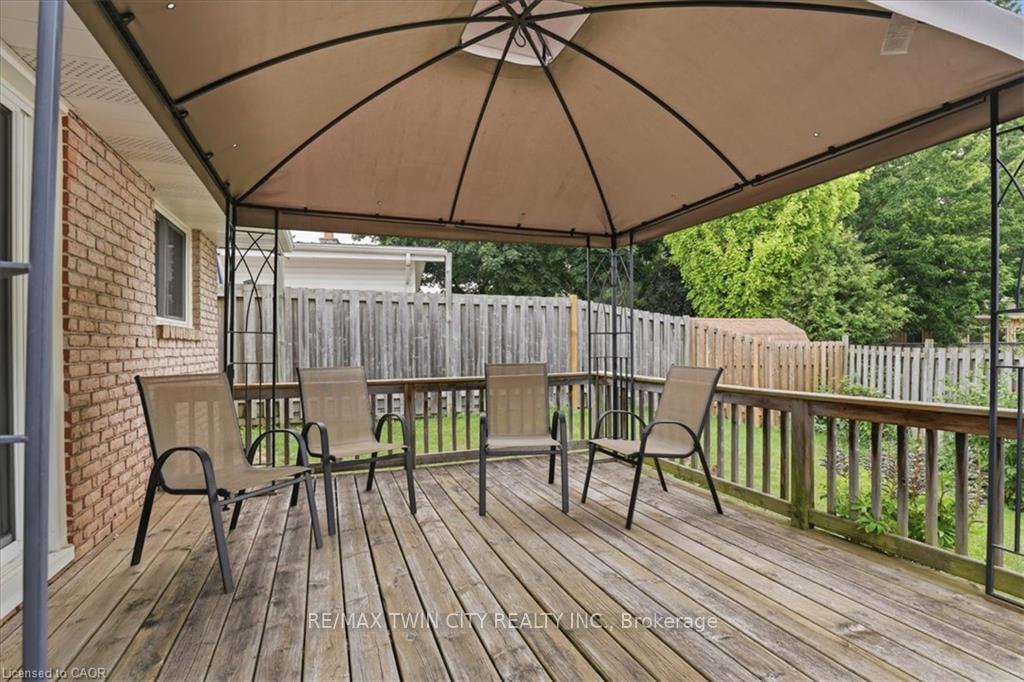 Photo 32 of 327 Grangewood Drive, Waterloo, Huron Park — HOMEH