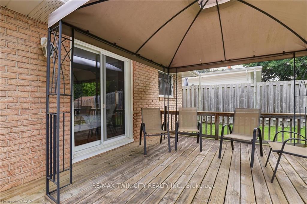 Photo 33 of 327 Grangewood Drive, Waterloo, Huron Park — HOMEH