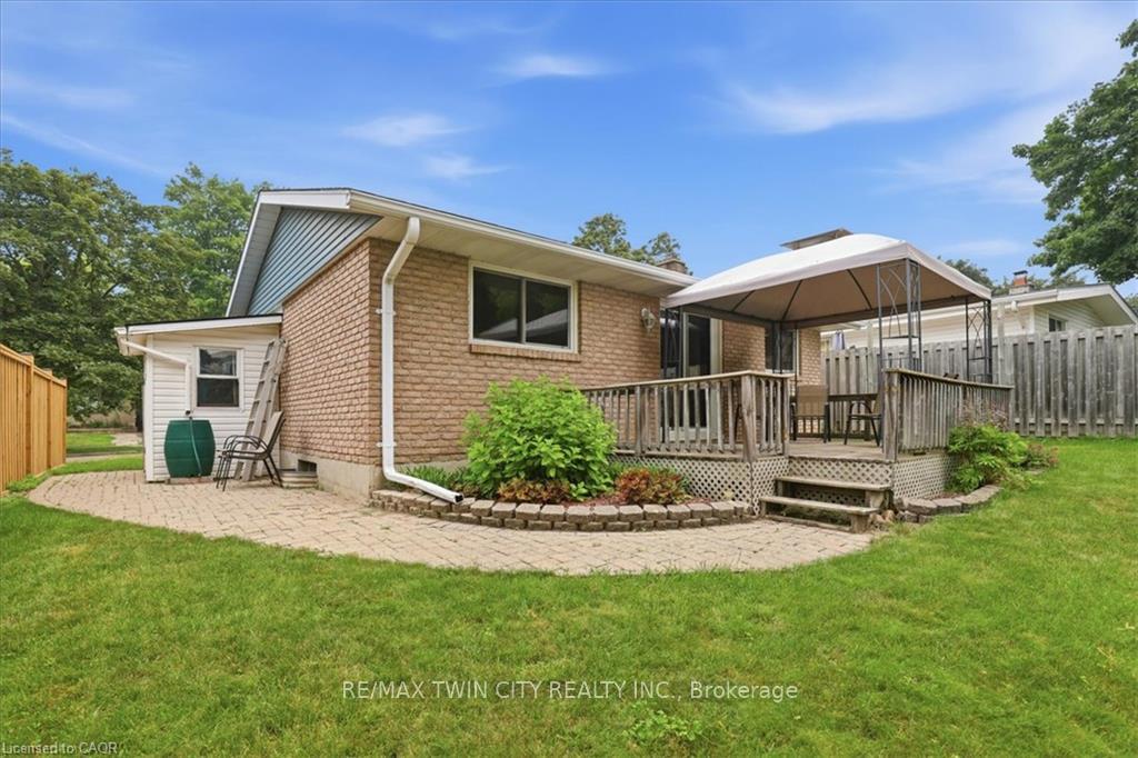 Photo 34 of 327 Grangewood Drive, Waterloo, Huron Park — HOMEH