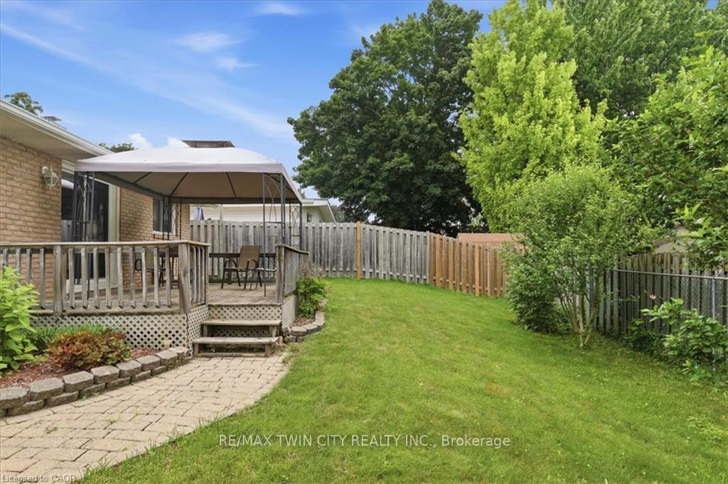 Photo 35 of 327 Grangewood Drive, Waterloo, Huron Park — HOMEH