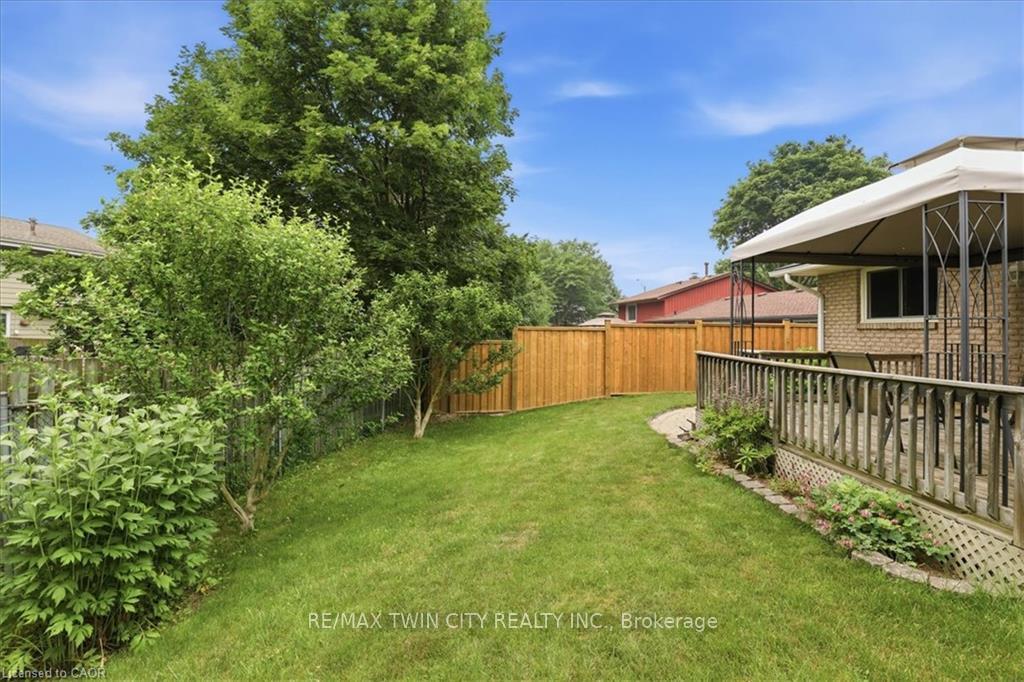 Photo 36 of 327 Grangewood Drive, Waterloo, Huron Park — HOMEH