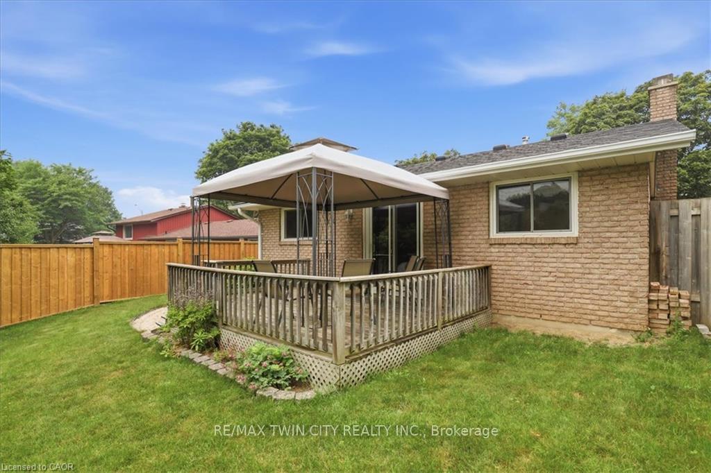 Photo 37 of 327 Grangewood Drive, Waterloo, Huron Park — HOMEH