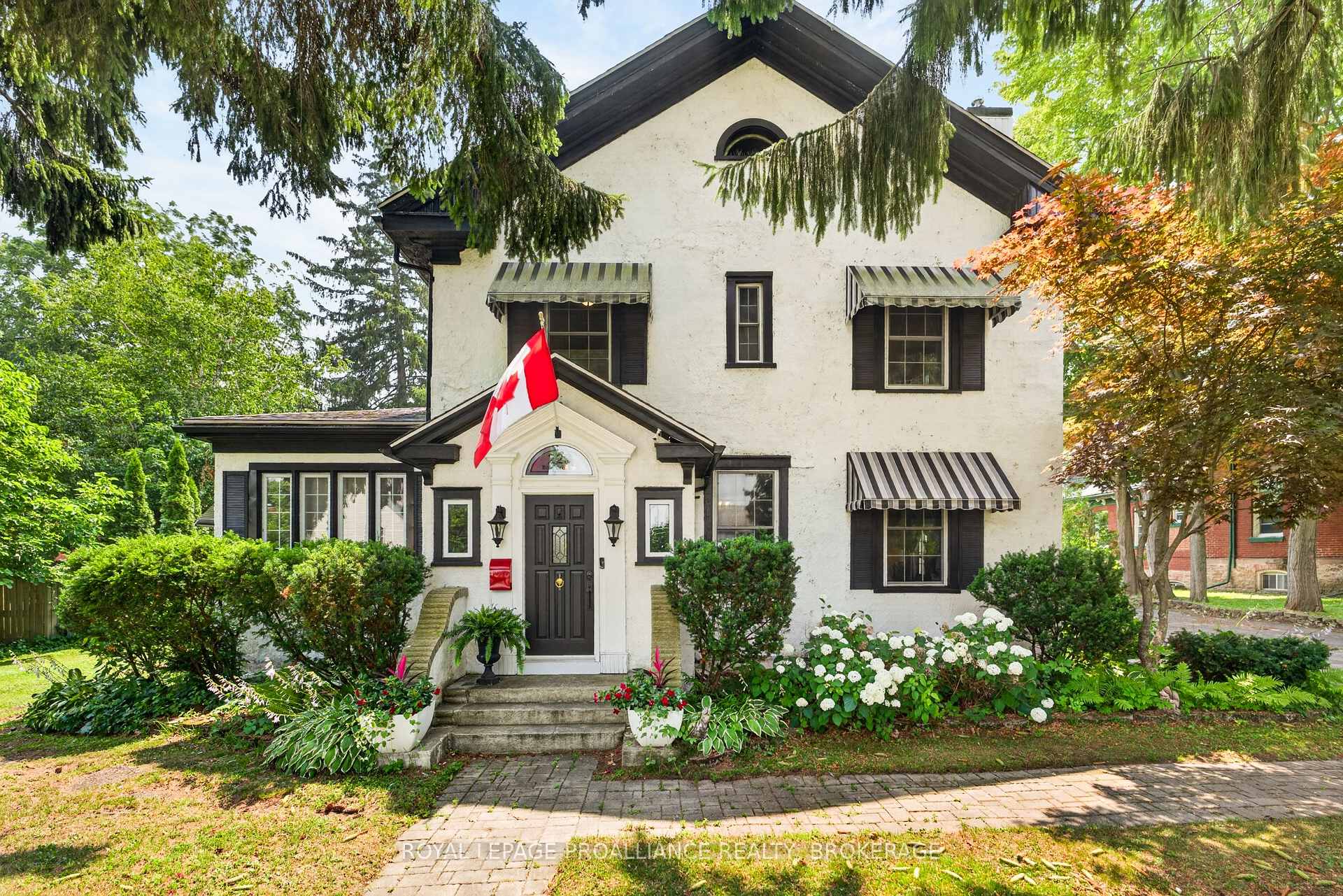 Photo of 223 King Street W